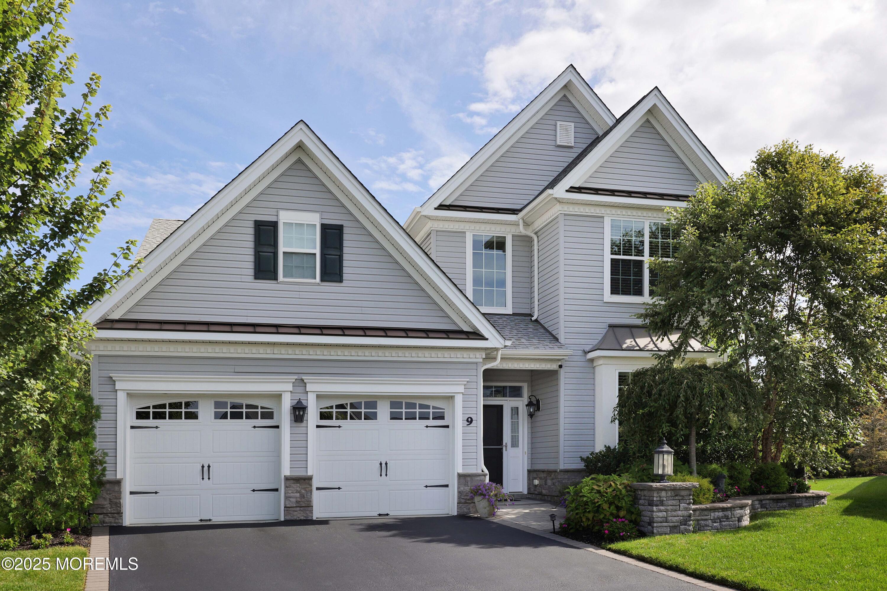 9 Pebble Creek Court