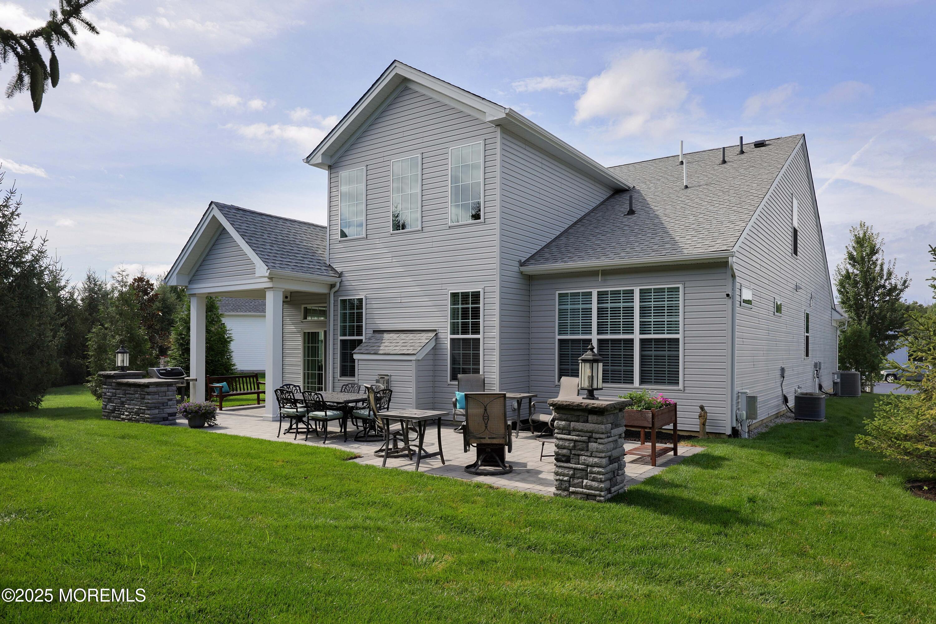 9 Pebble Creek Court