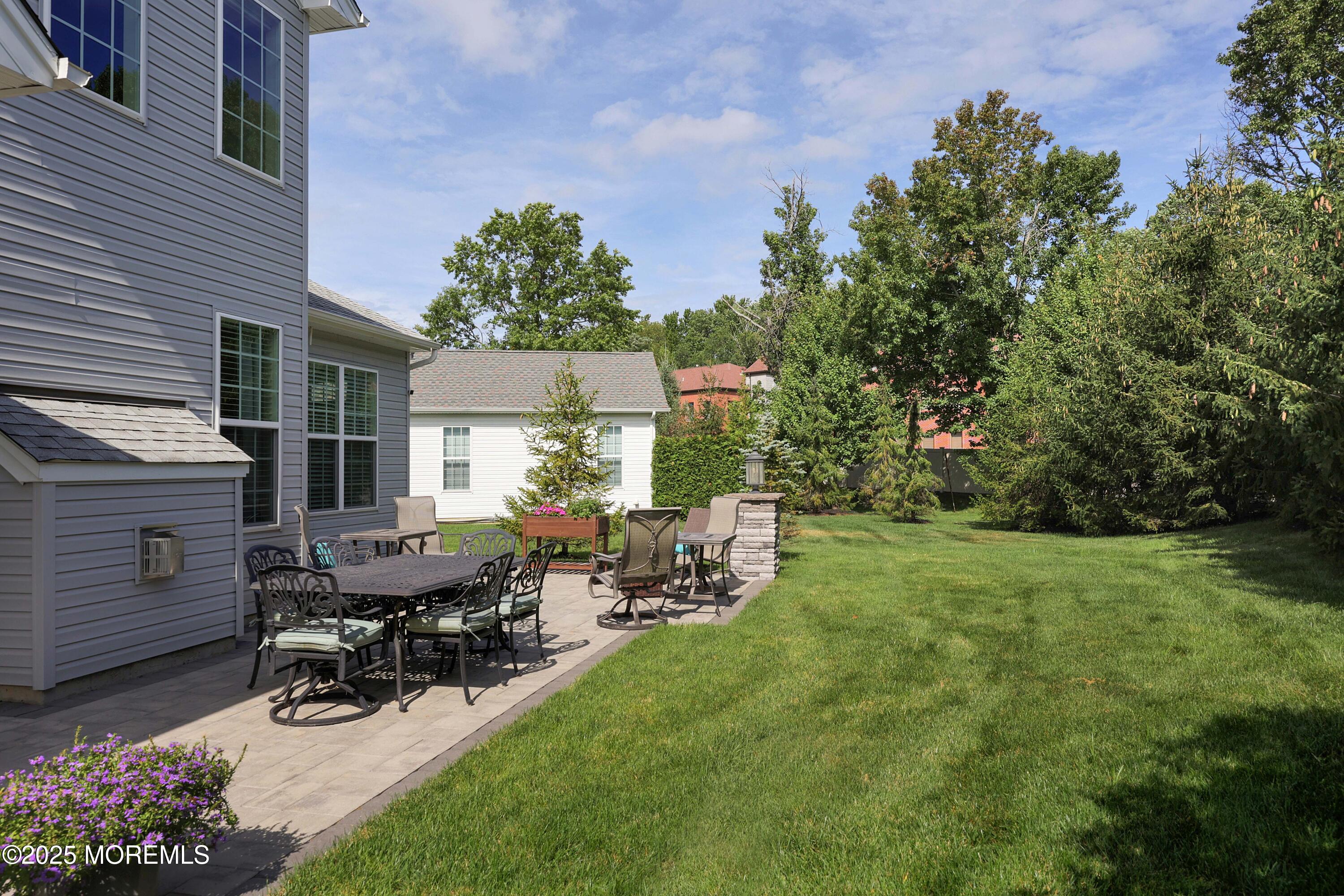 9 Pebble Creek Court