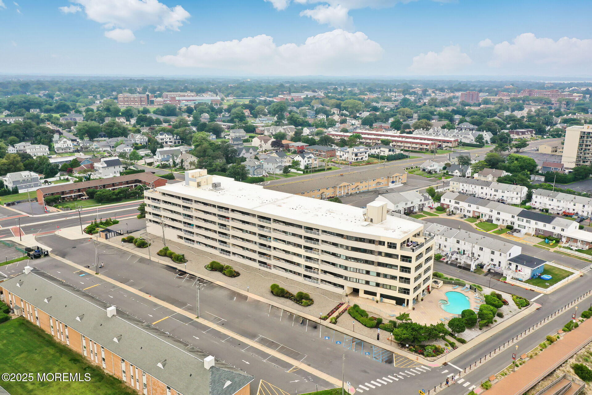 525 Ocean Boulevard, 206