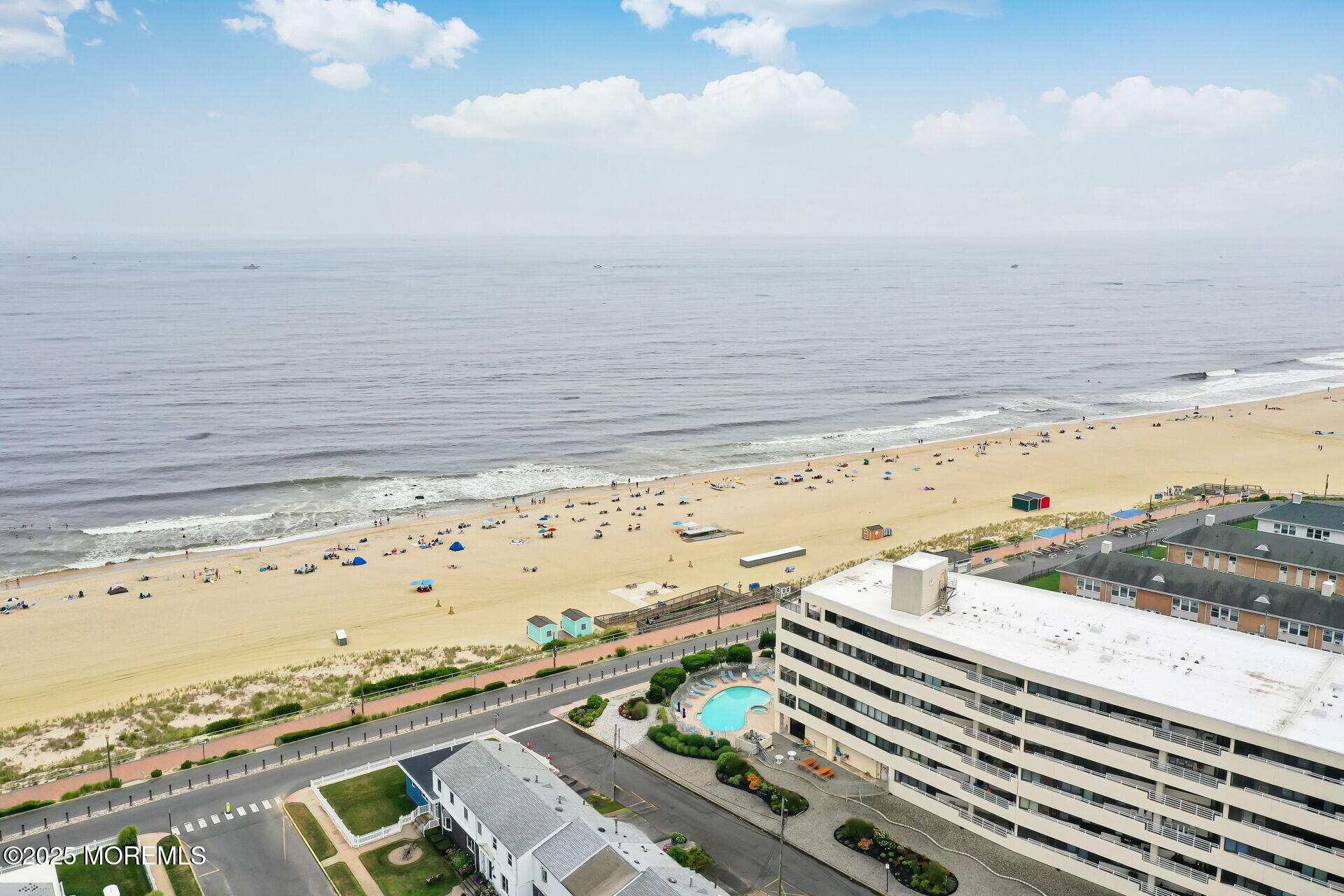 525 Ocean Boulevard, 206