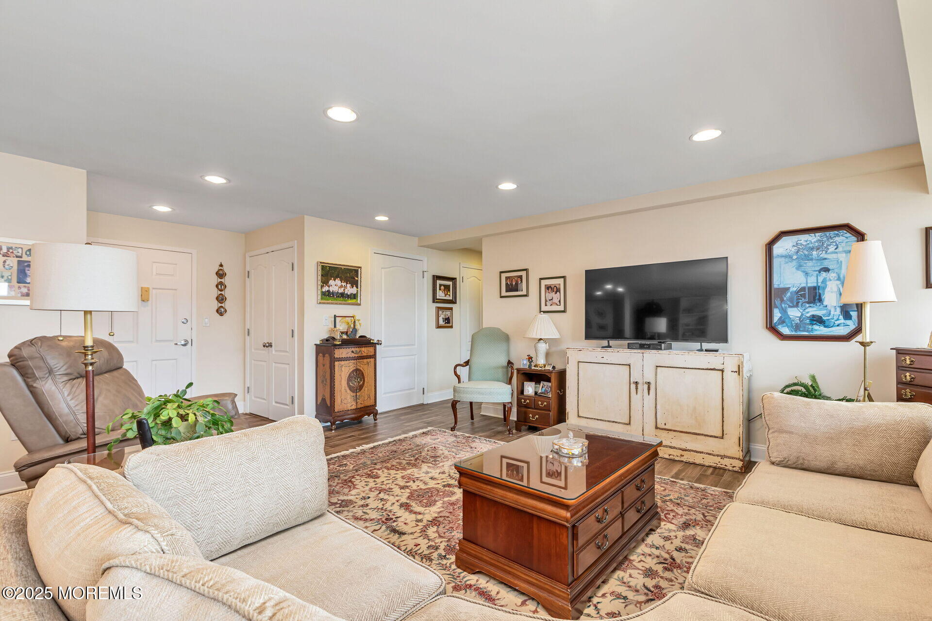 525 Ocean Boulevard, 206
