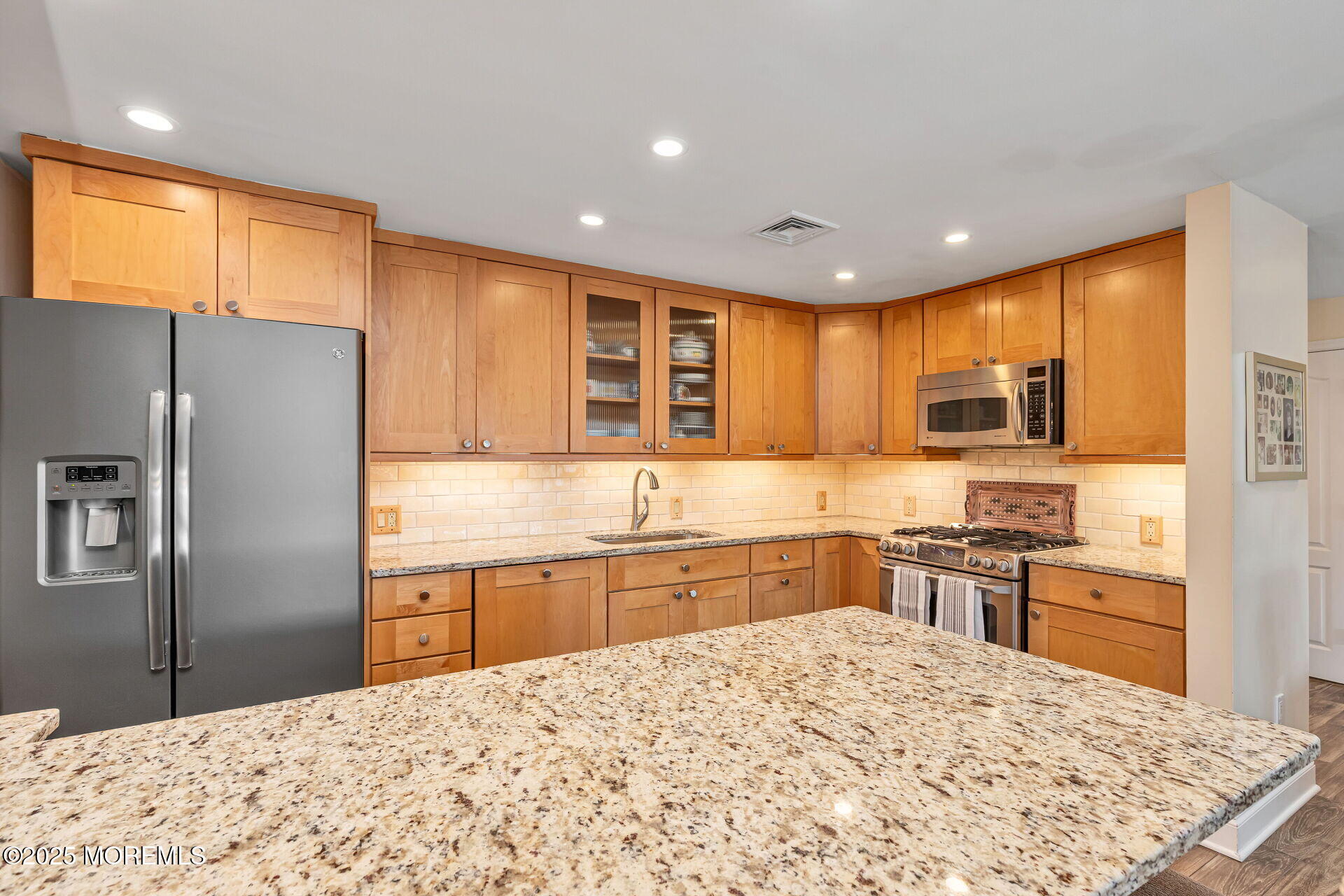 525 Ocean Boulevard, 206