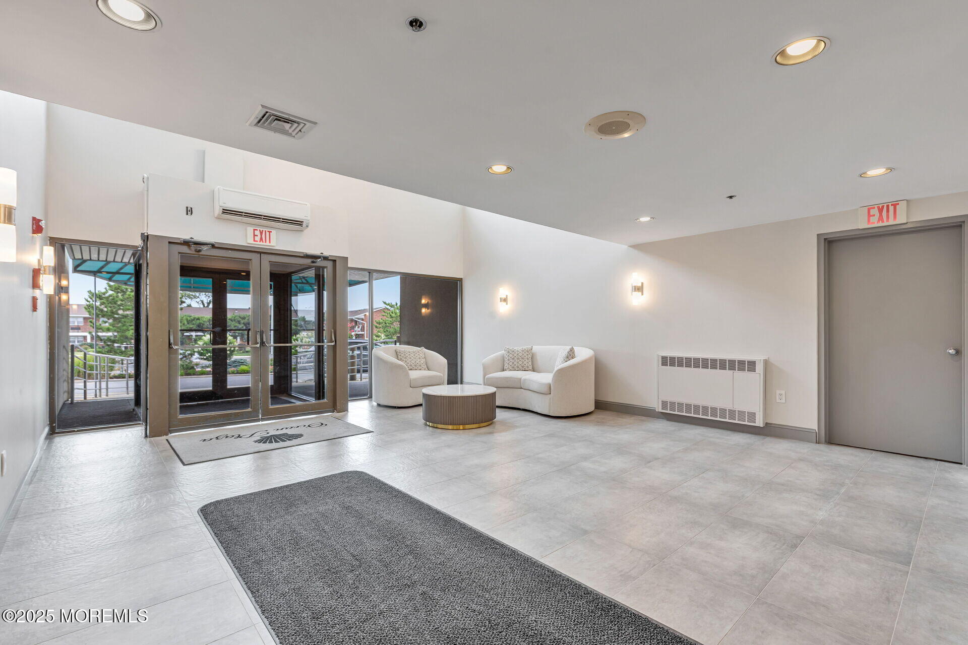 525 Ocean Boulevard, 206