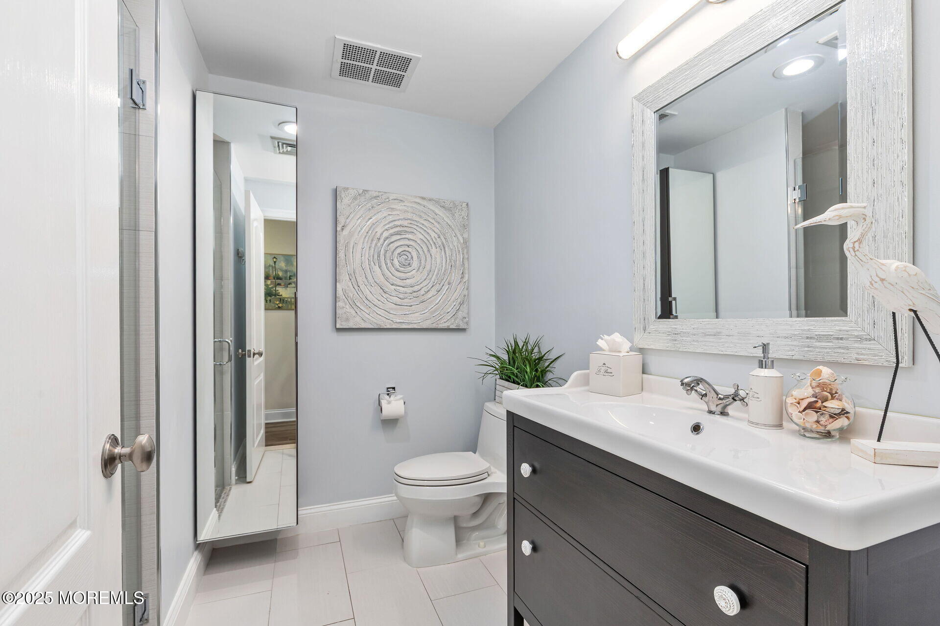 525 Ocean Boulevard, 206