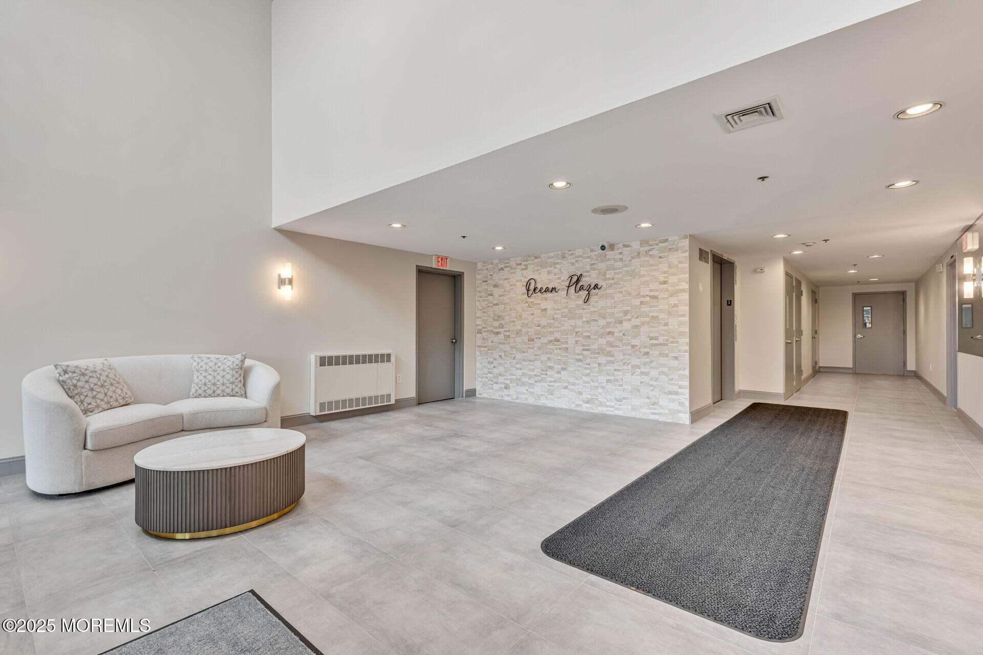 525 Ocean Boulevard, 206