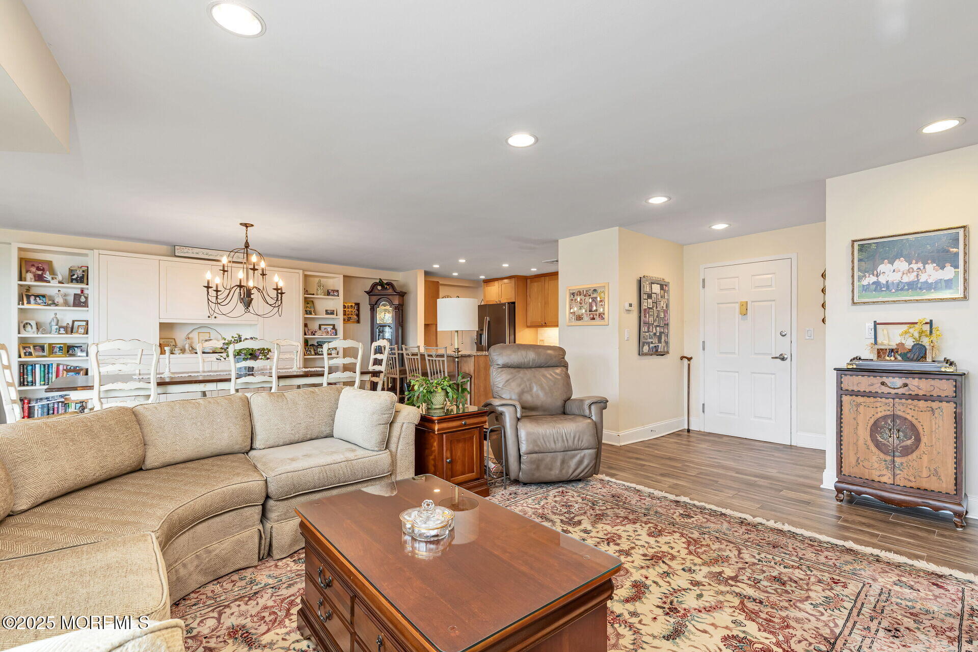 525 Ocean Boulevard, 206