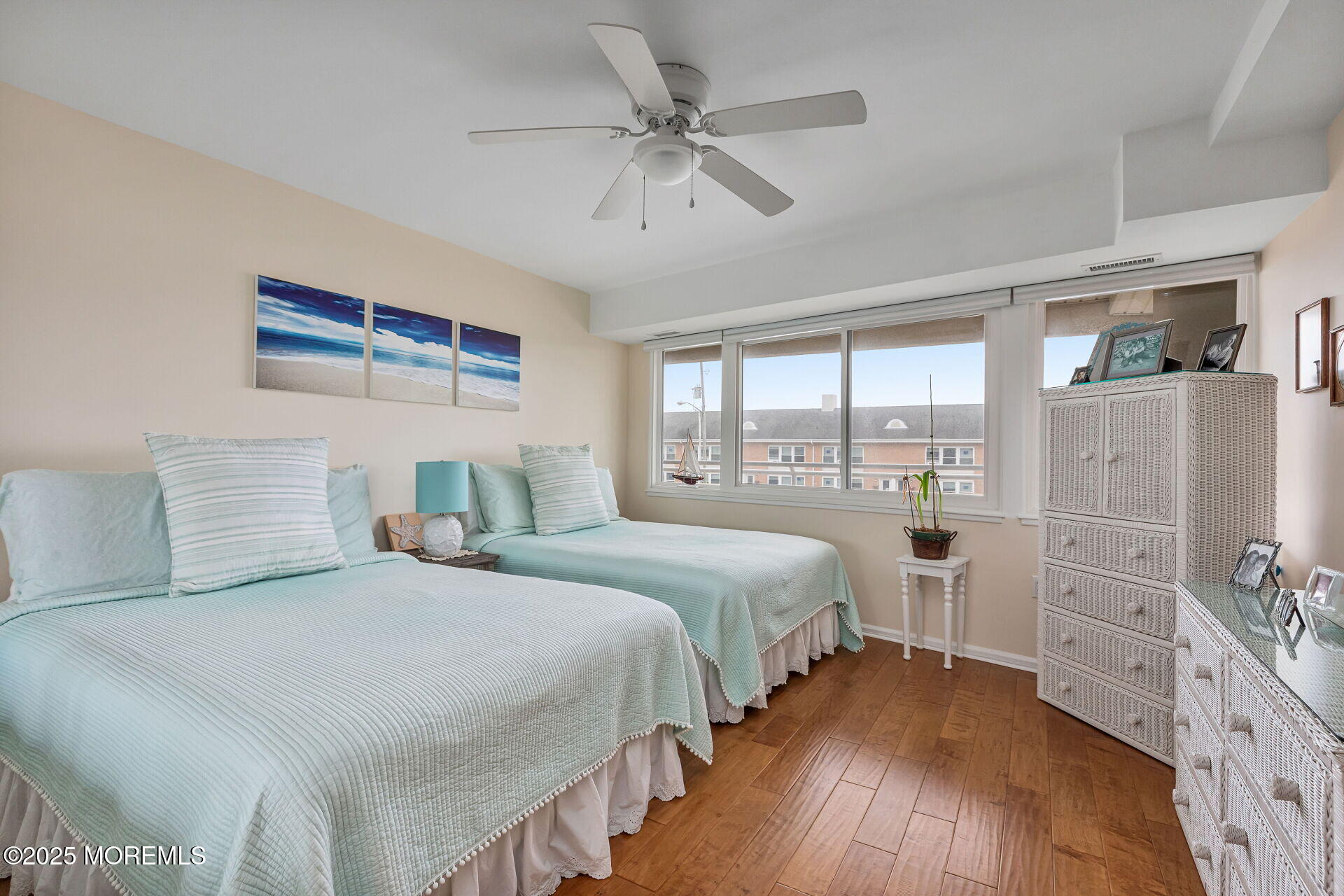 525 Ocean Boulevard, 206