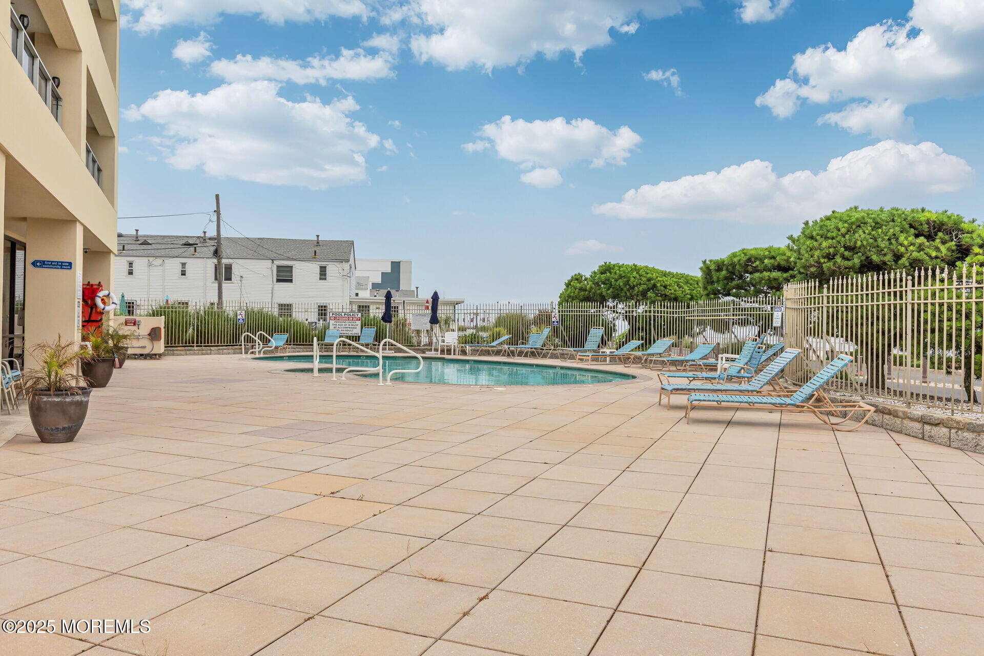 525 Ocean Boulevard, 206