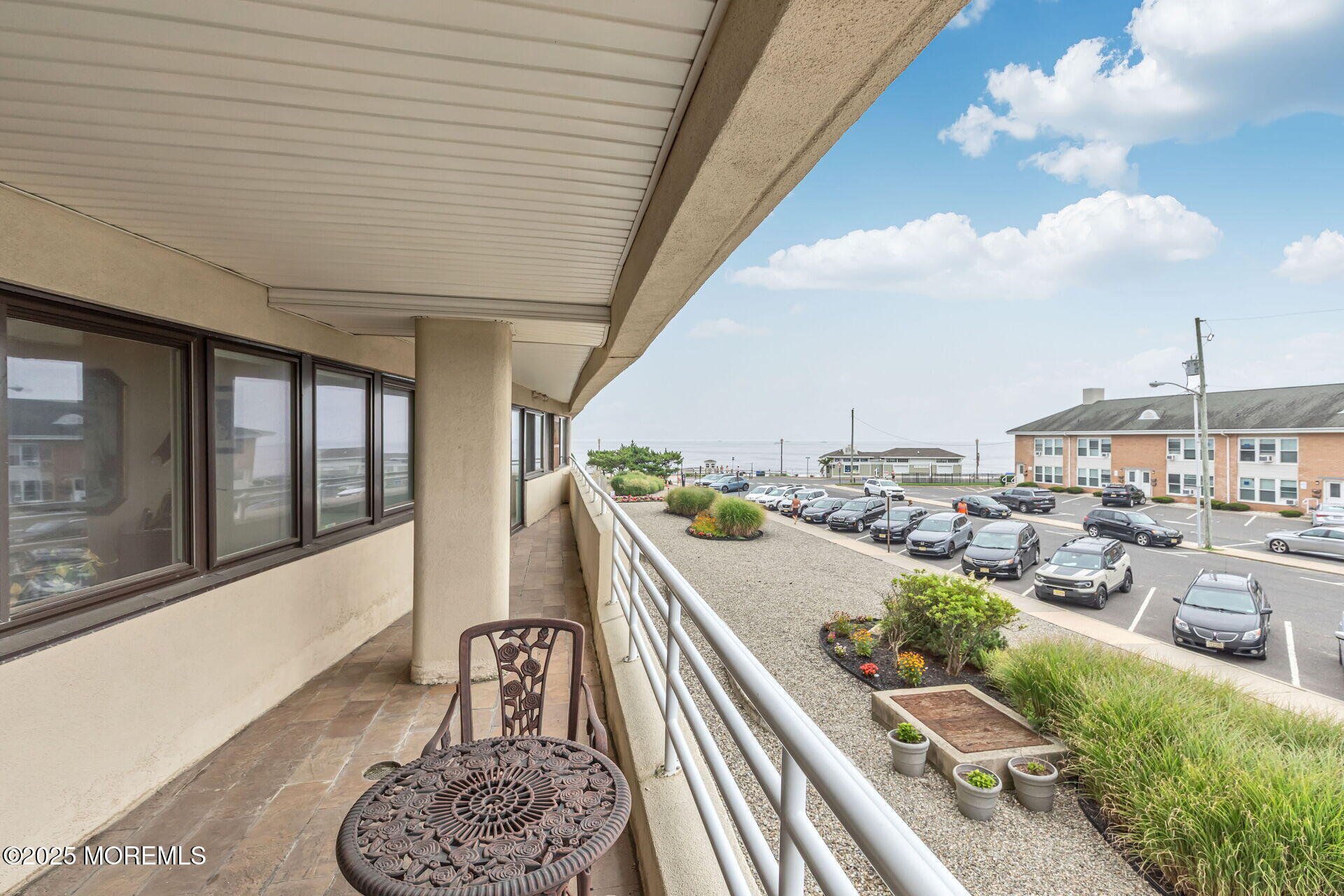 525 Ocean Boulevard, 206