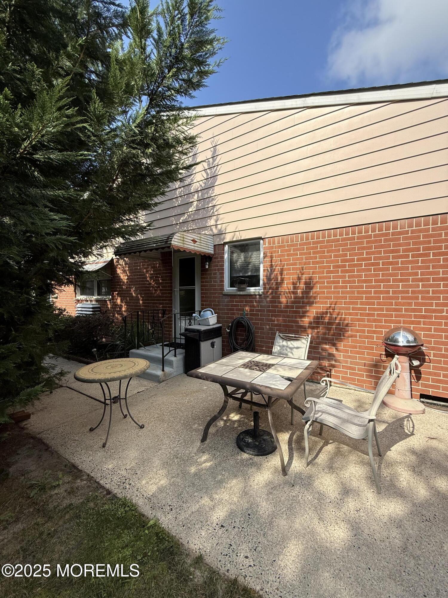 51 Independence Parkway, B