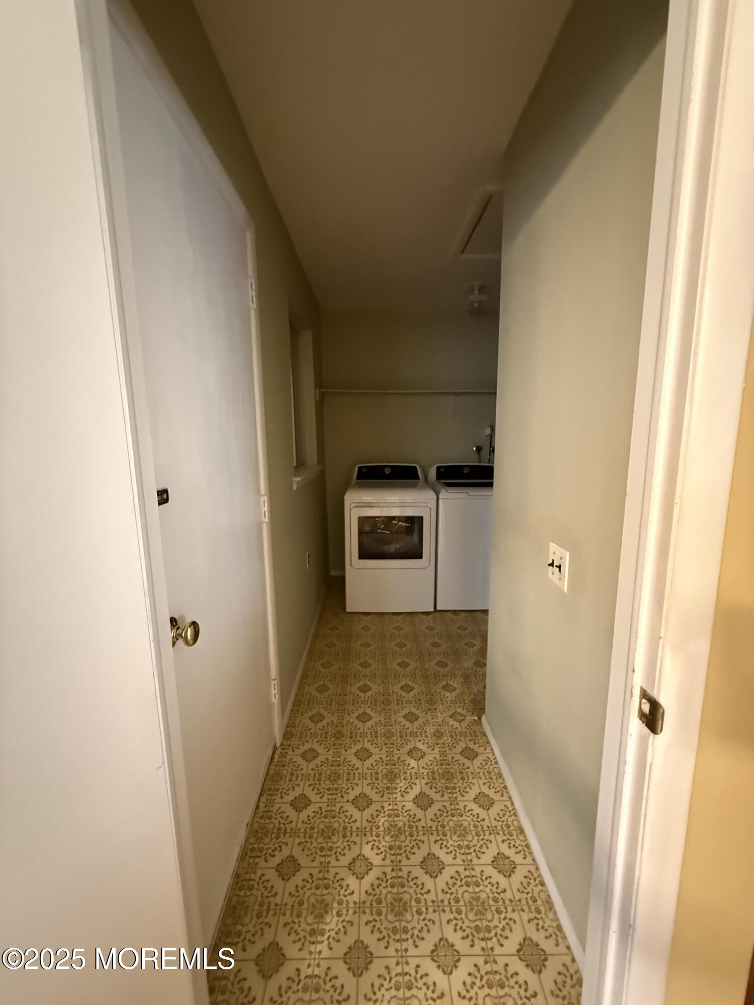 51 Independence Parkway, B