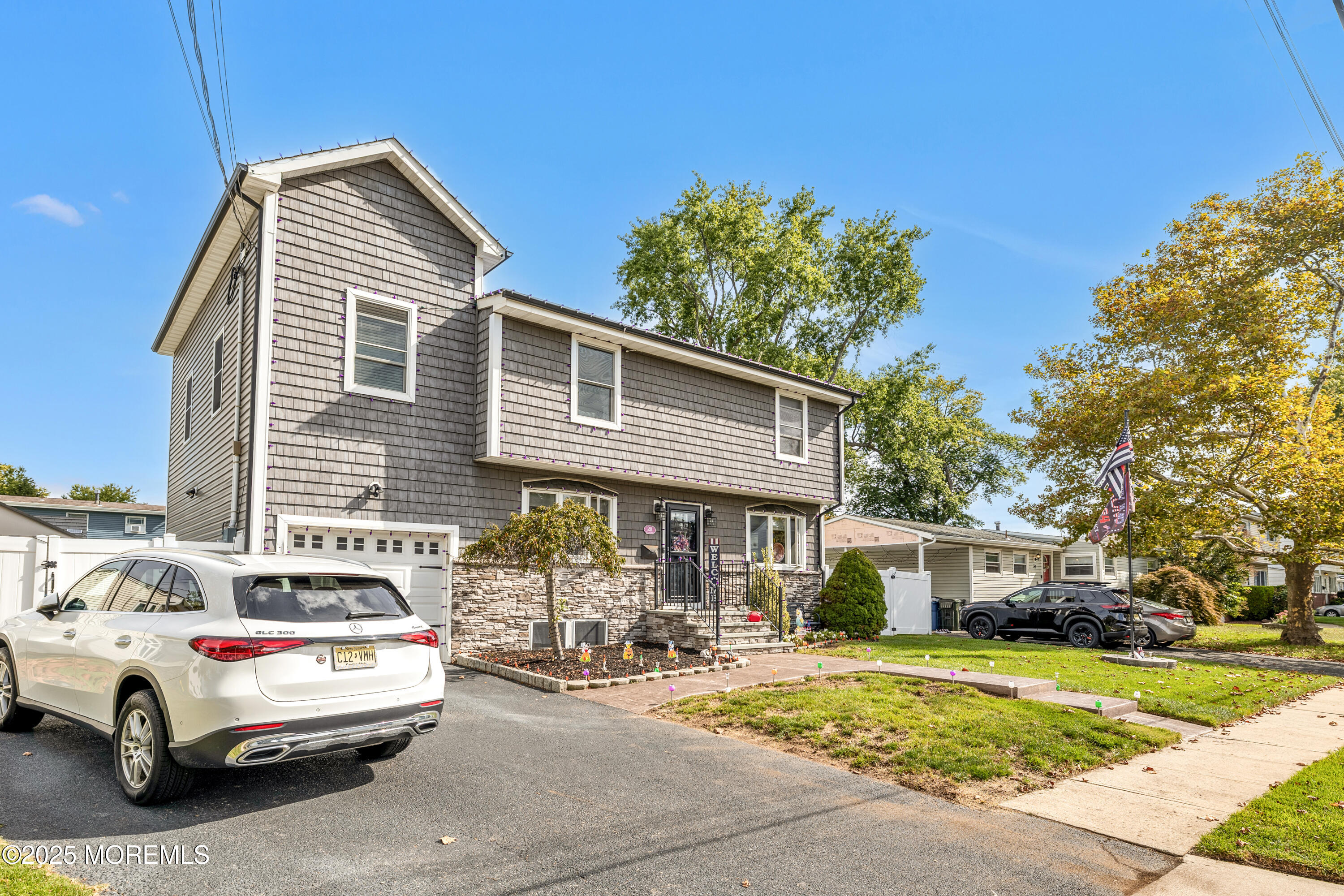 28 Lafayette Drive