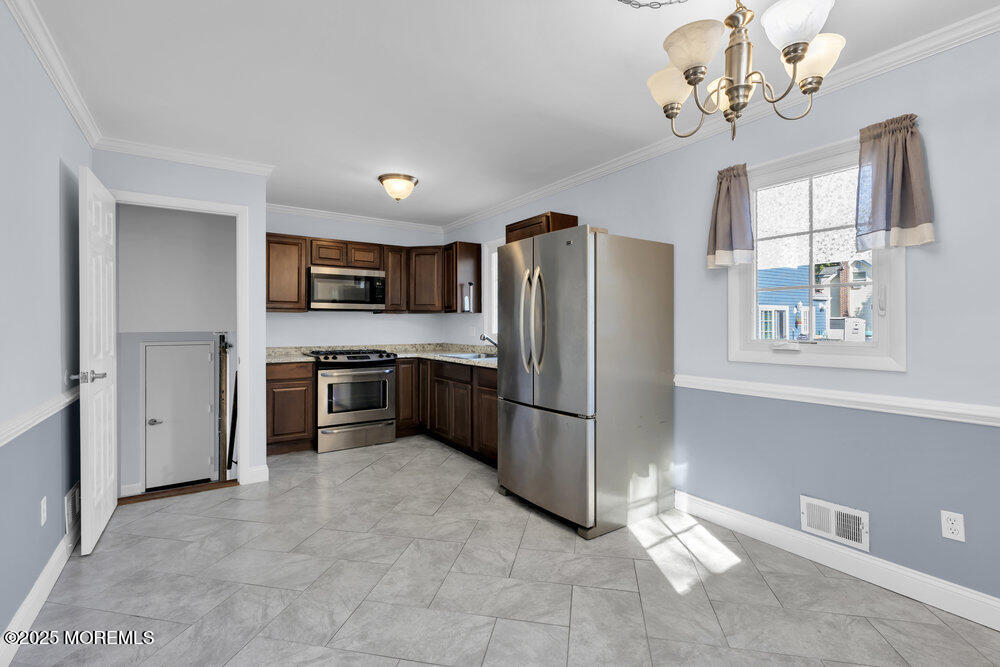 1 Salisbury Avenue, Middletown