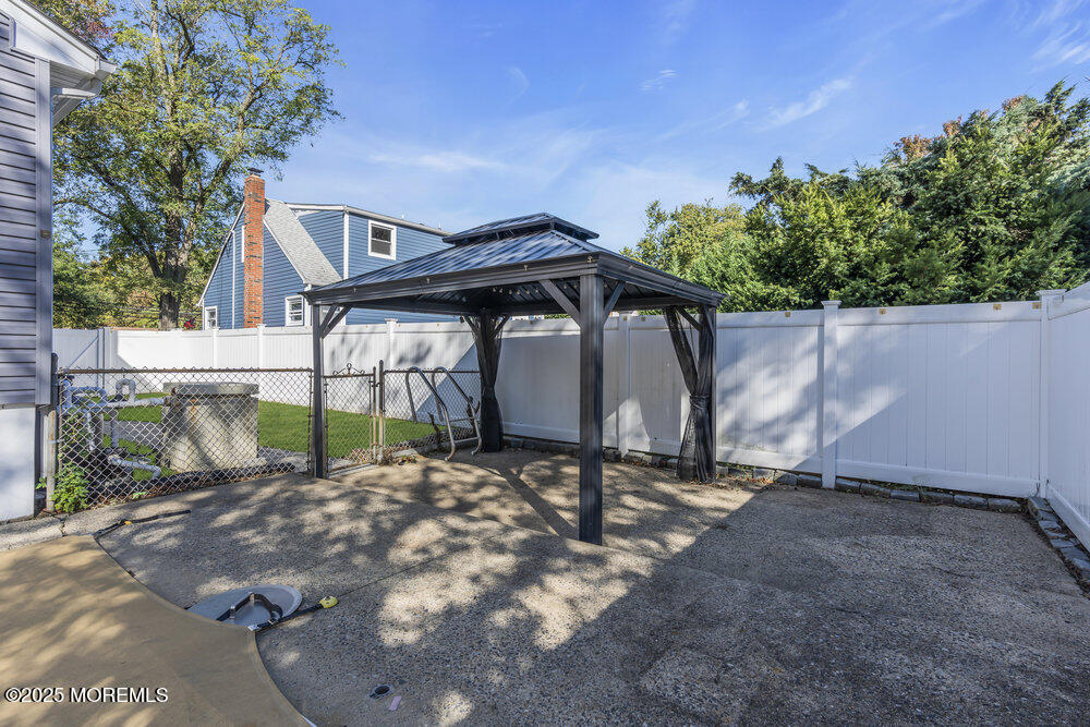 1 Salisbury Avenue, Middletown