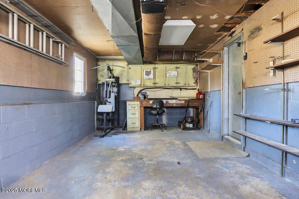 1 Salisbury Avenue, Middletown