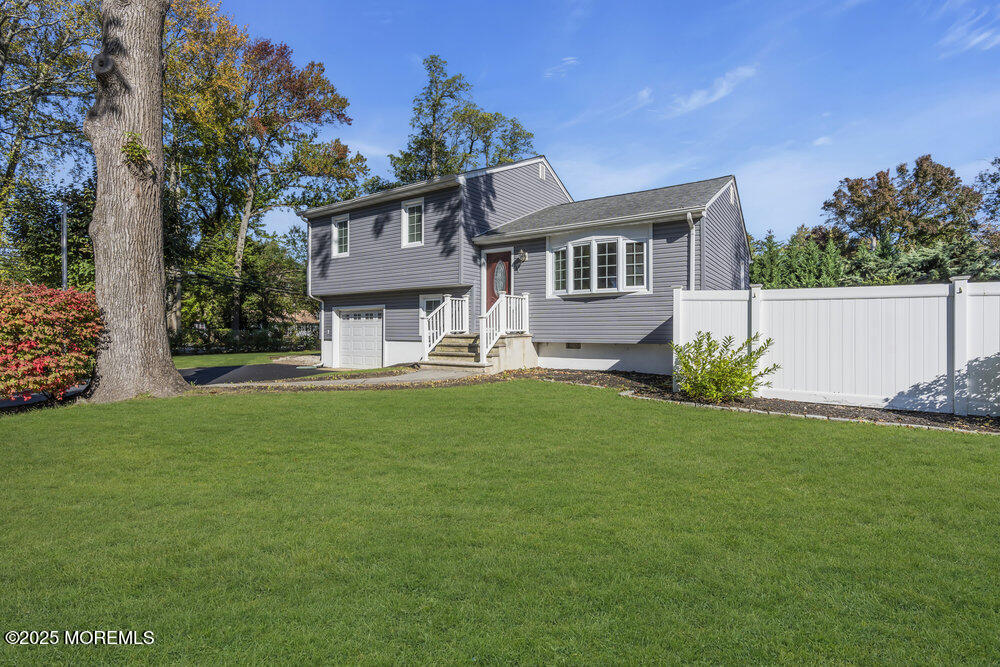 1 Salisbury Avenue, Middletown