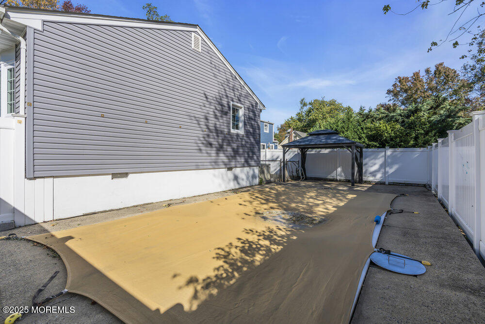 1 Salisbury Avenue, Middletown