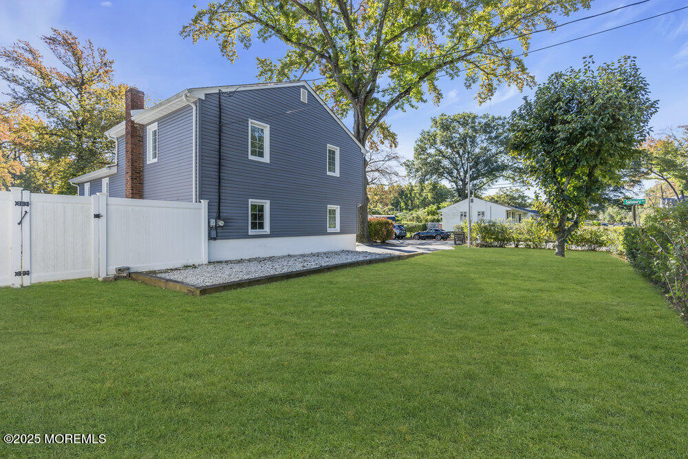 1 Salisbury Avenue, Middletown