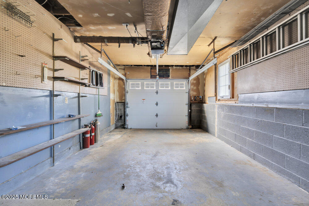 1 Salisbury Avenue, Middletown