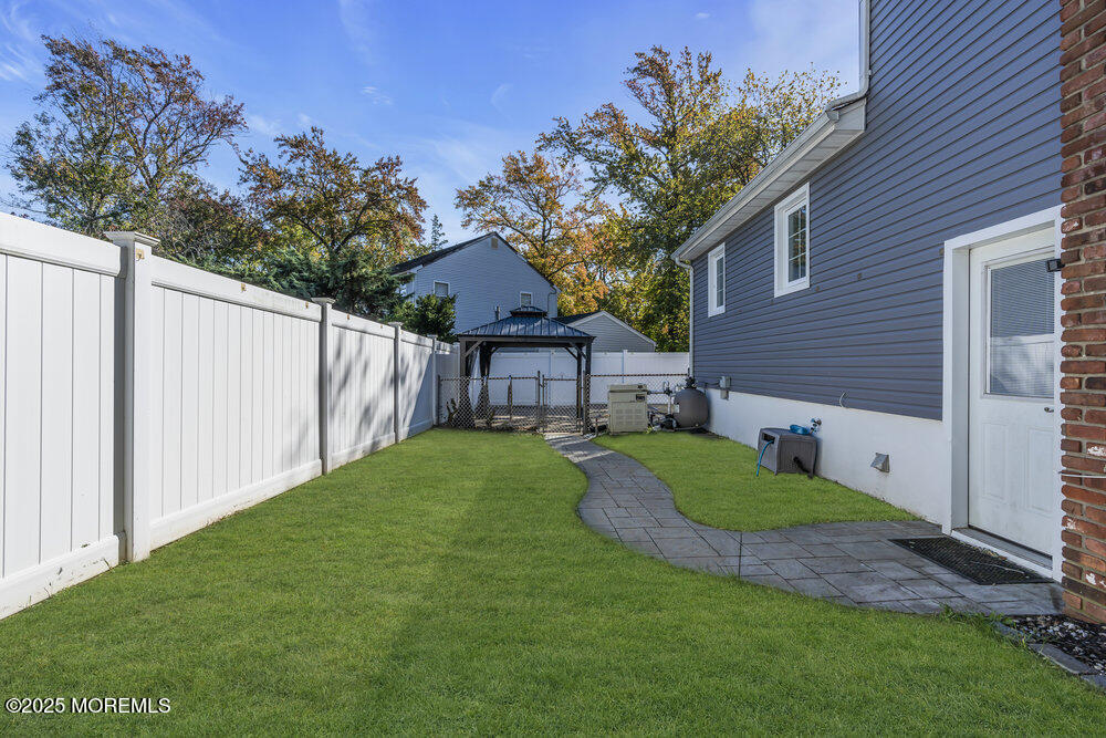 1 Salisbury Avenue, Middletown