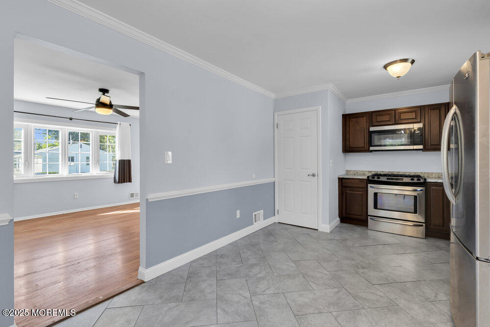 1 Salisbury Avenue, Middletown