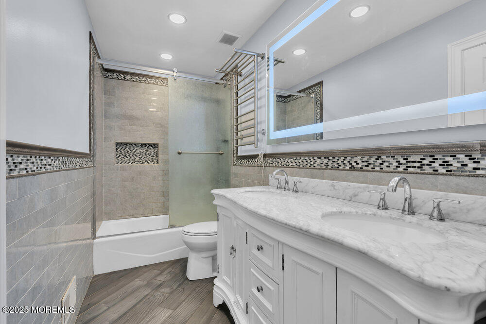 1 Salisbury Avenue, Middletown