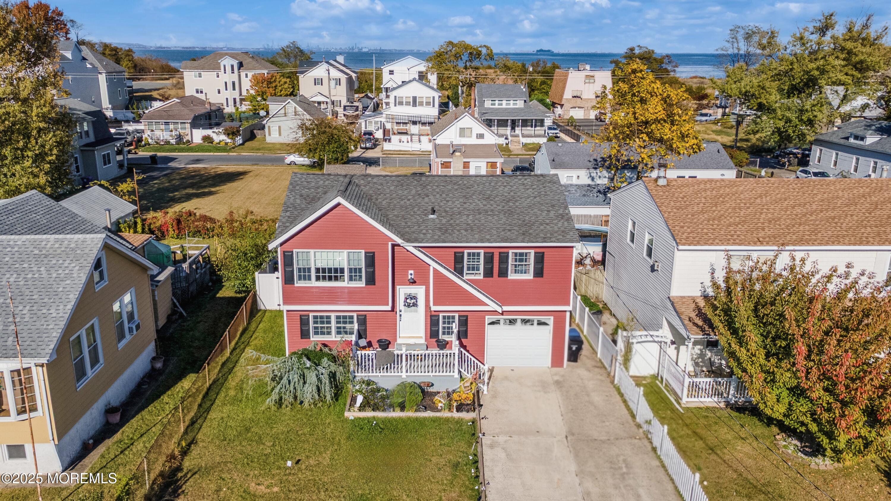 31 Monmouth Avenue, North Middletown