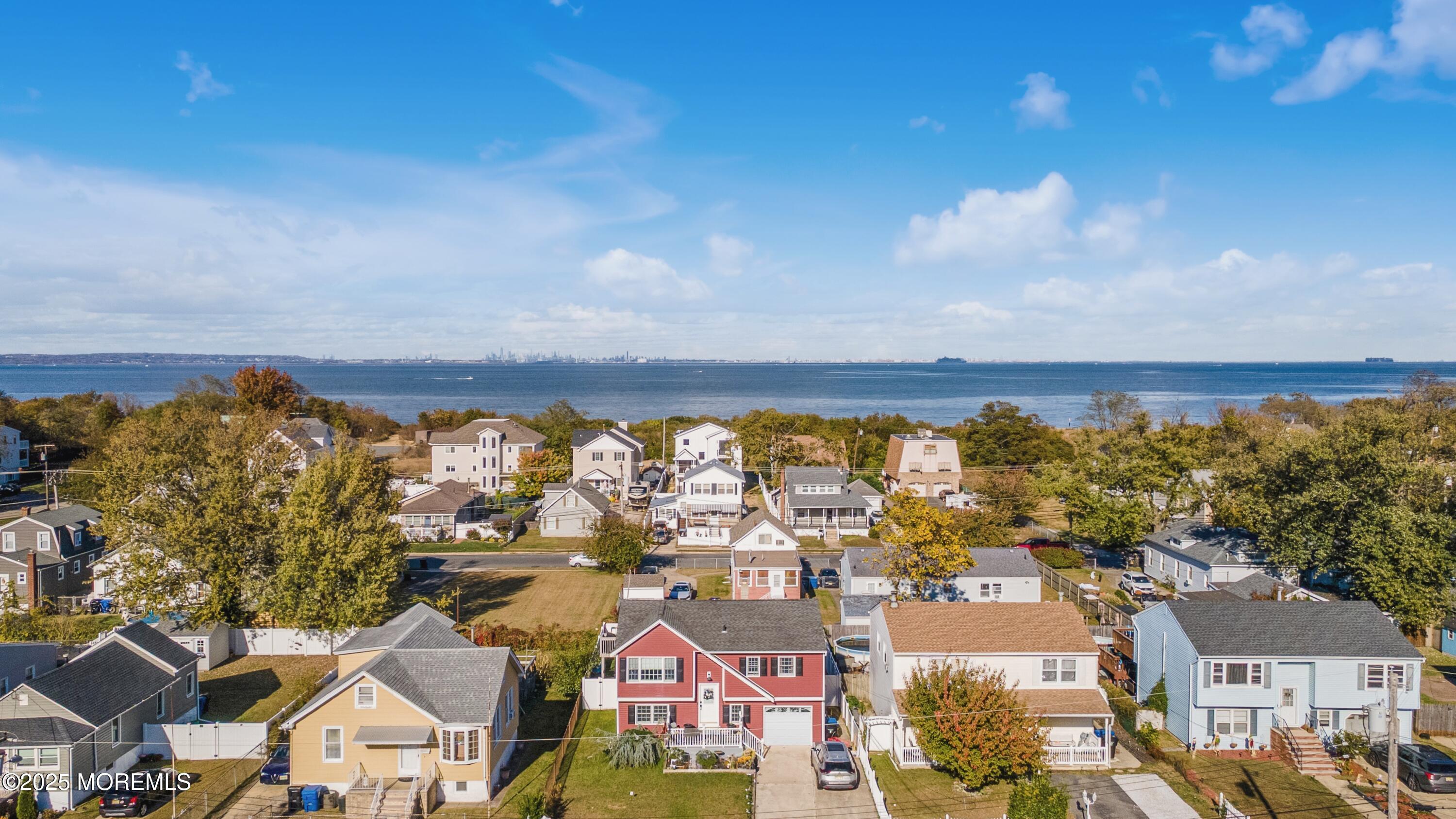 31 Monmouth Avenue, North Middletown