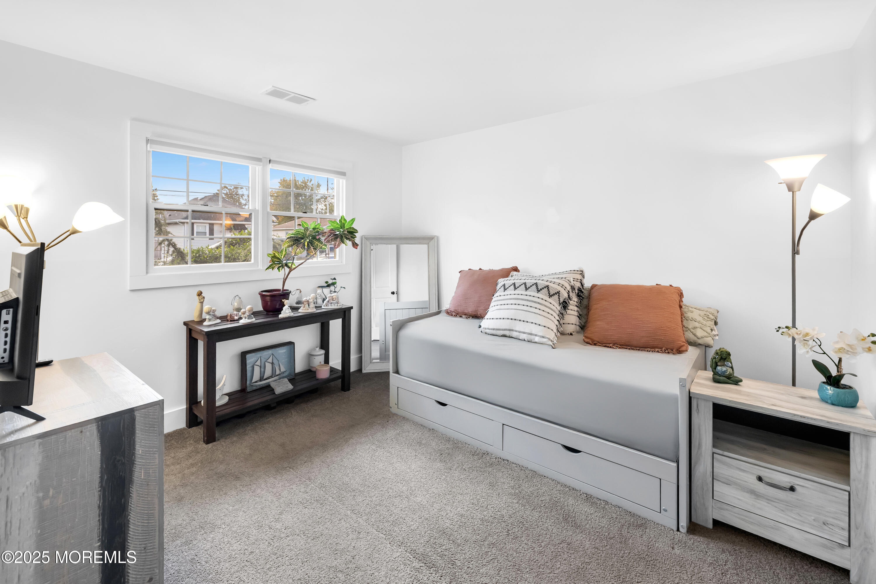 31 Monmouth Avenue, North Middletown