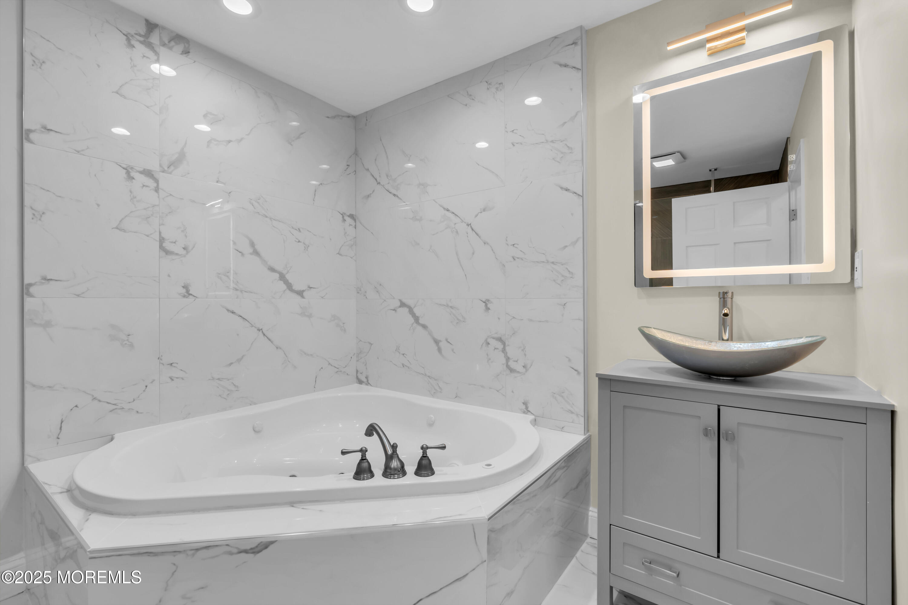 537 S Atlantic Avenue