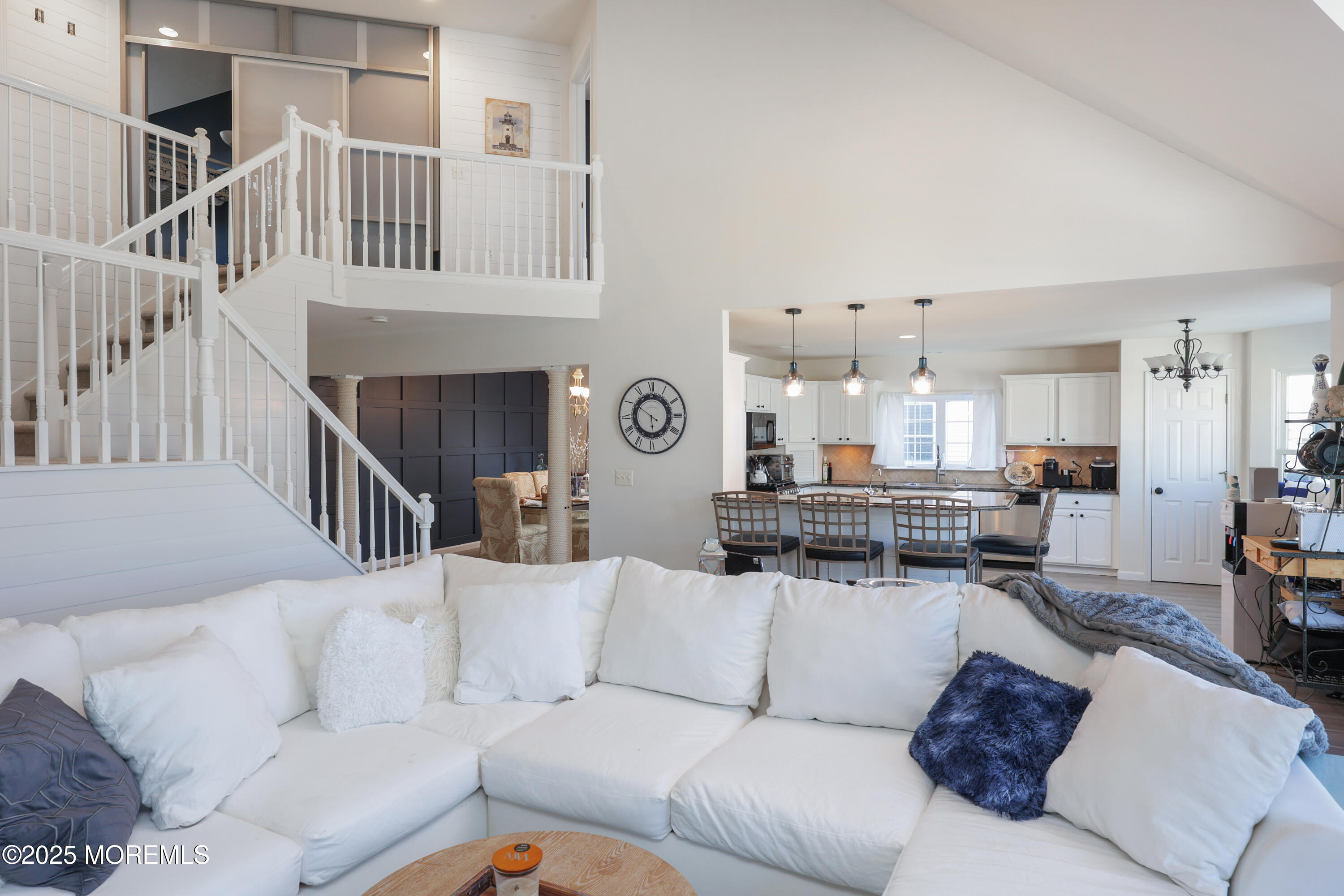 11 Peaksail Drive