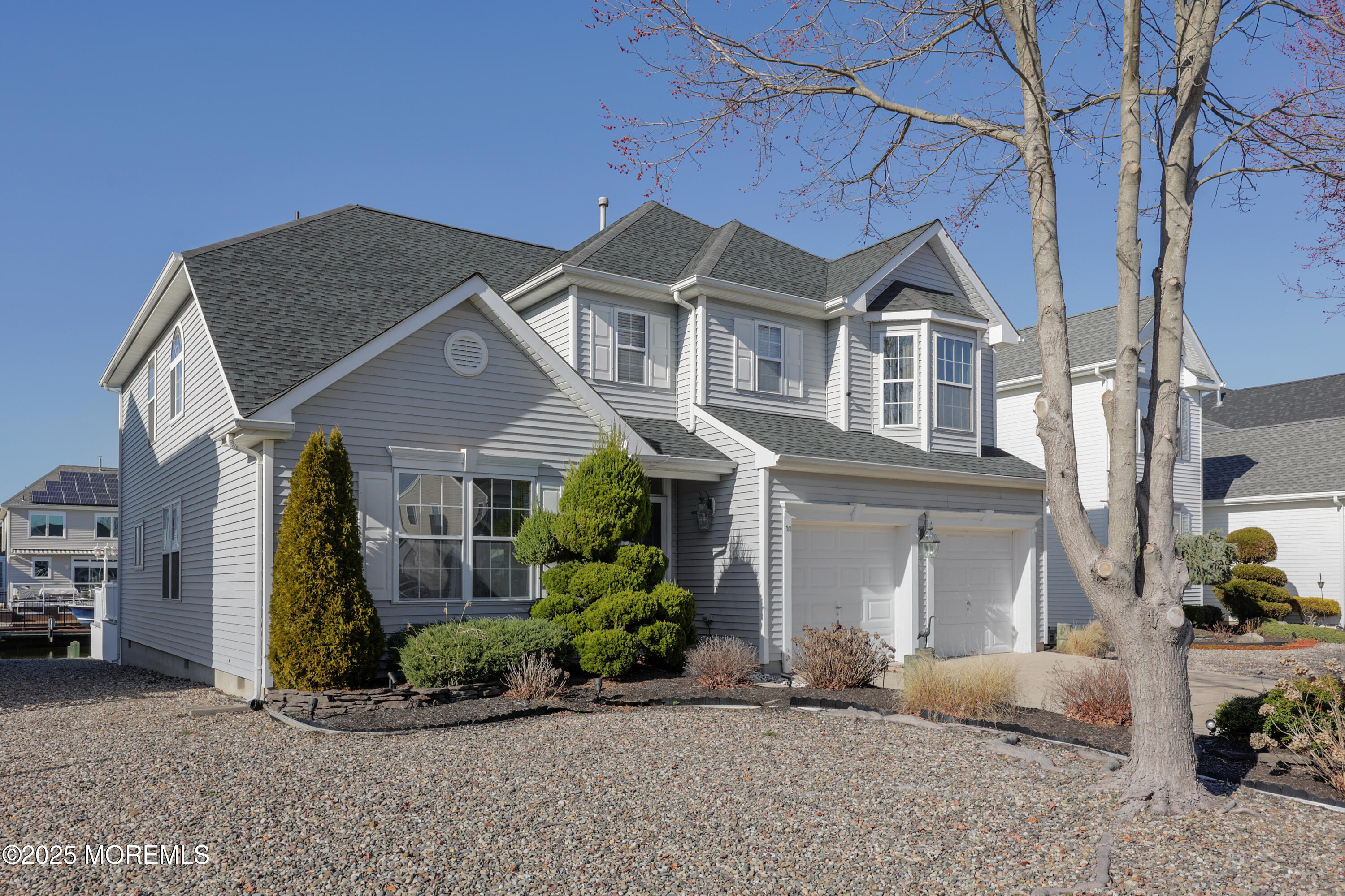 11 Peaksail Drive