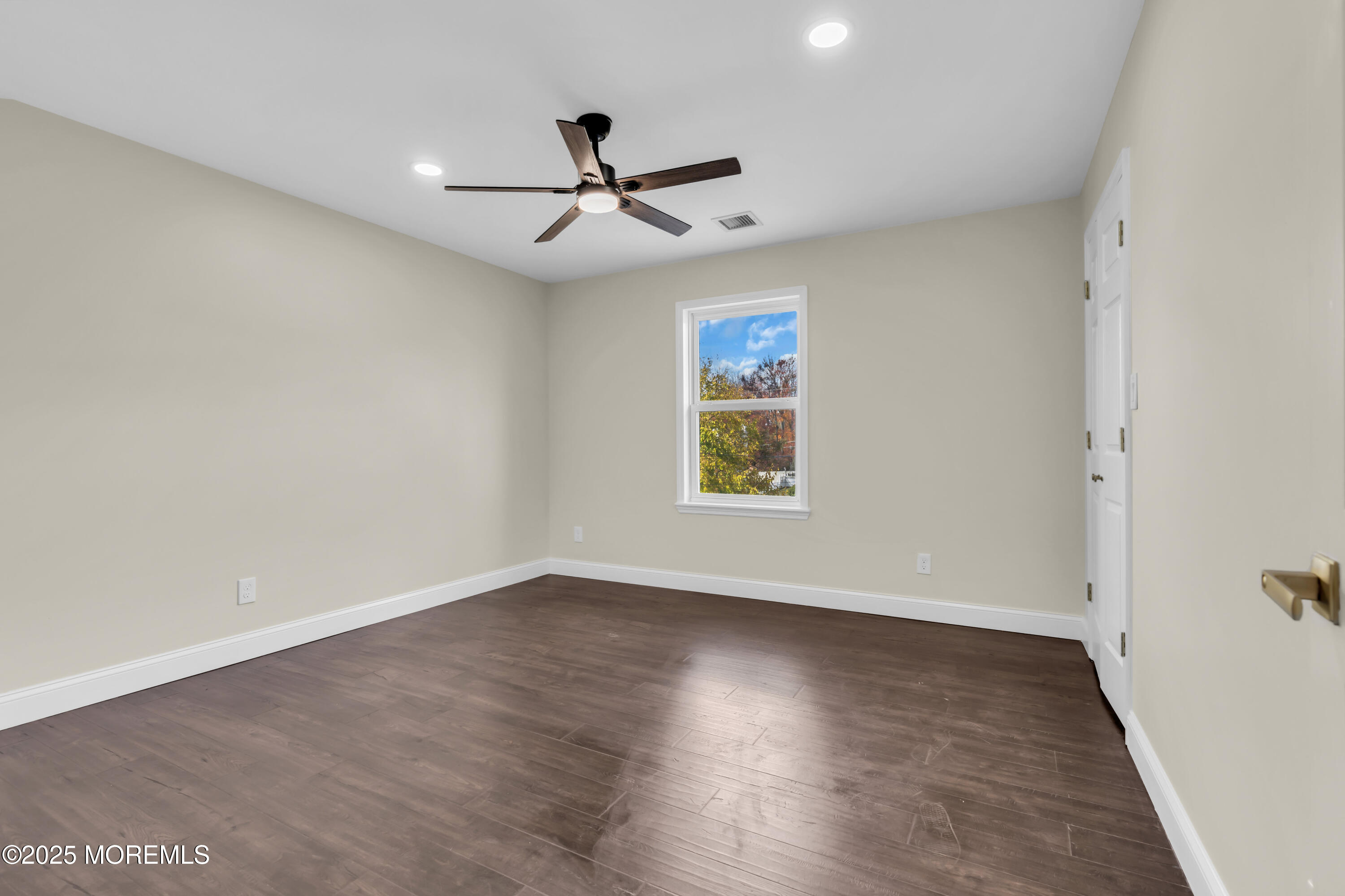 537 S Atlantic Avenue