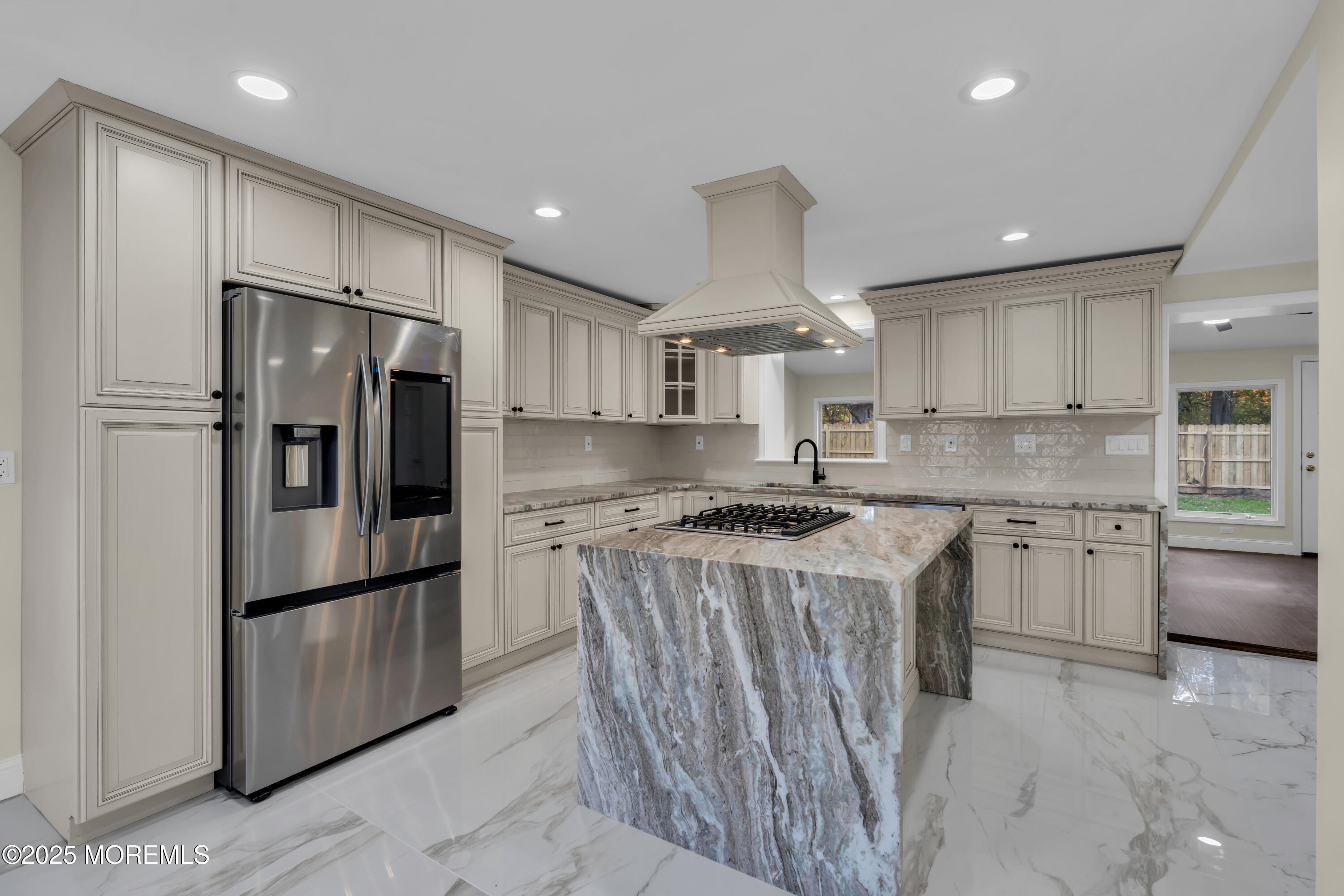 537 S Atlantic Avenue