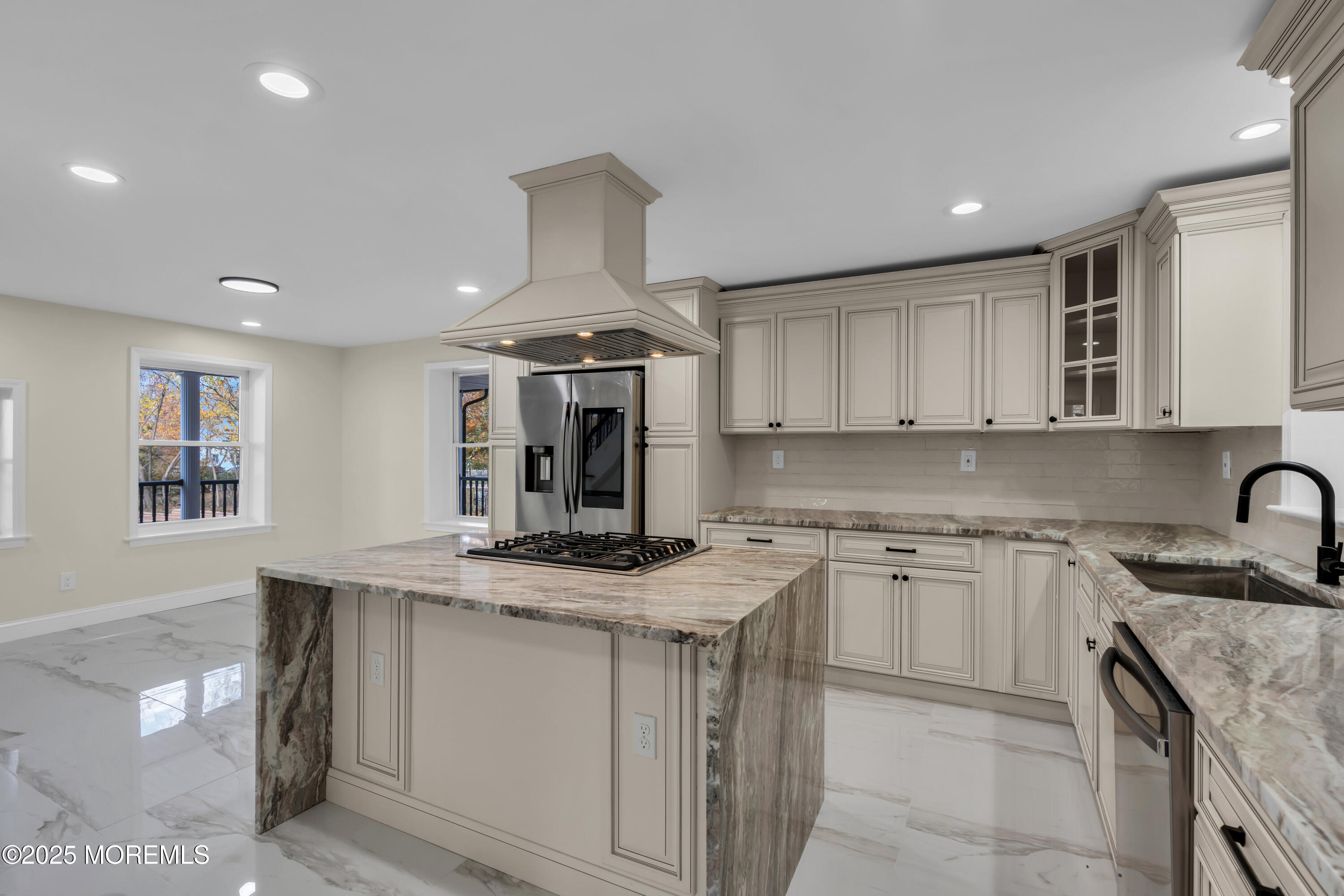 537 S Atlantic Avenue