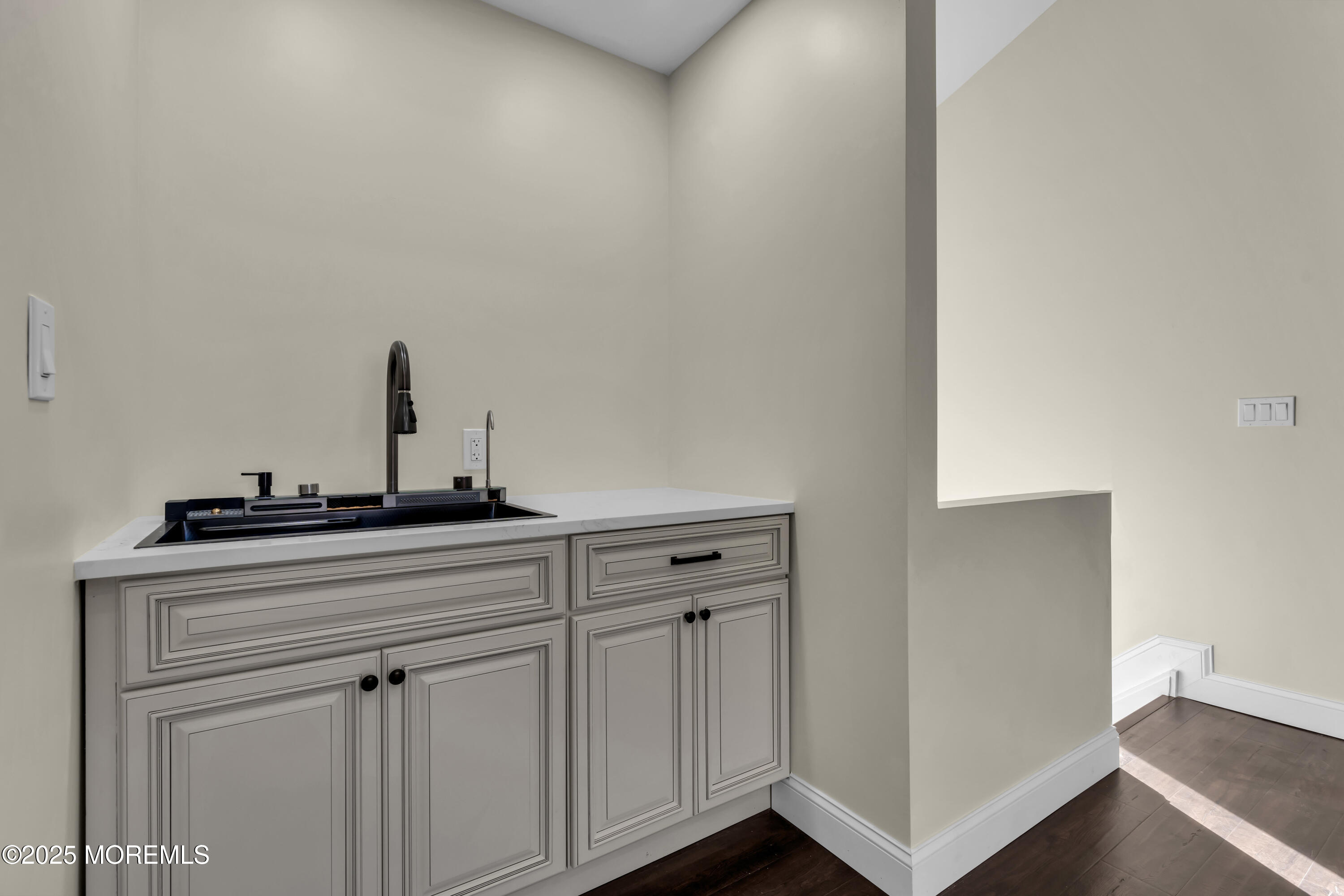 537 S Atlantic Avenue