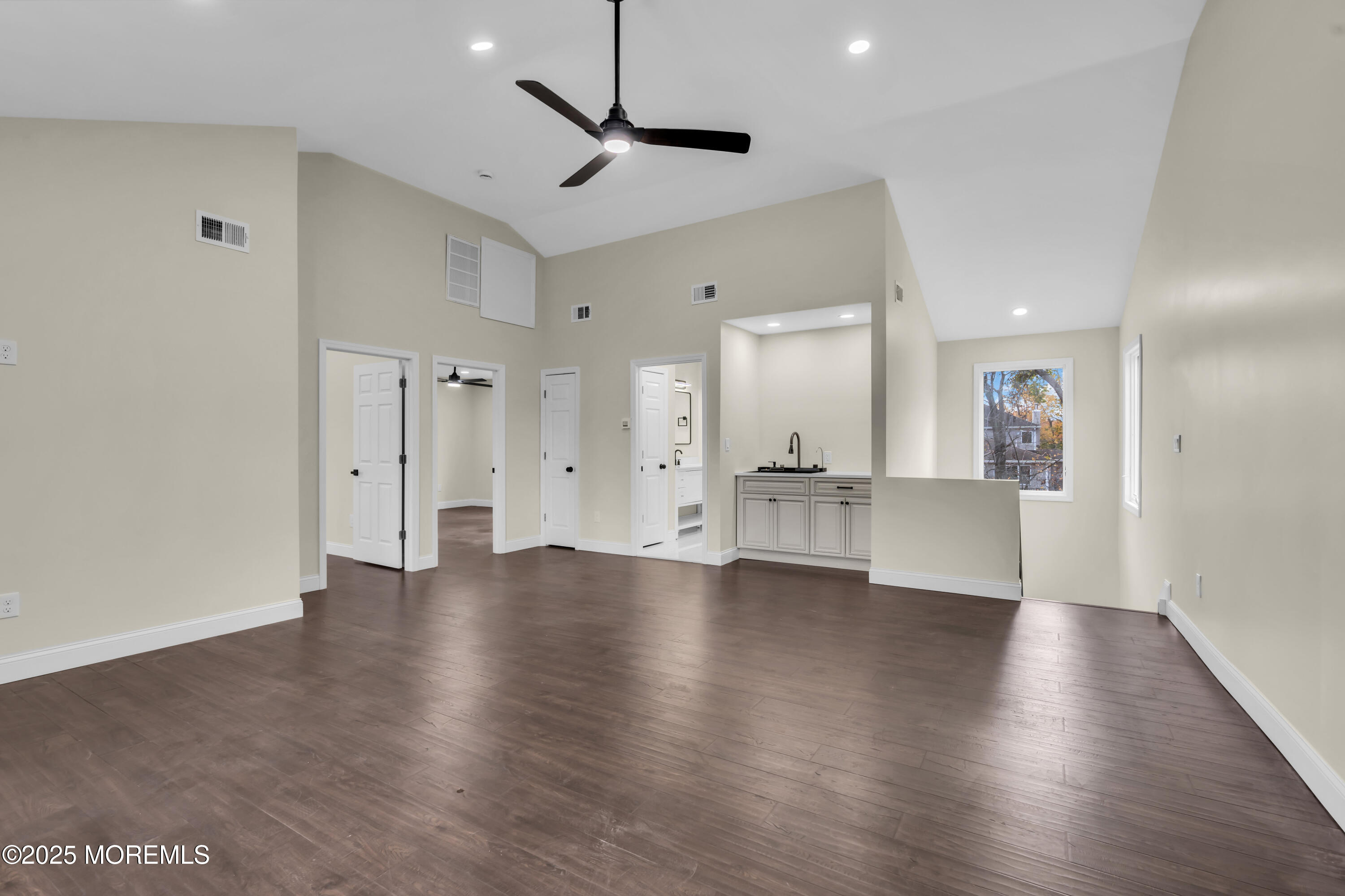 537 S Atlantic Avenue