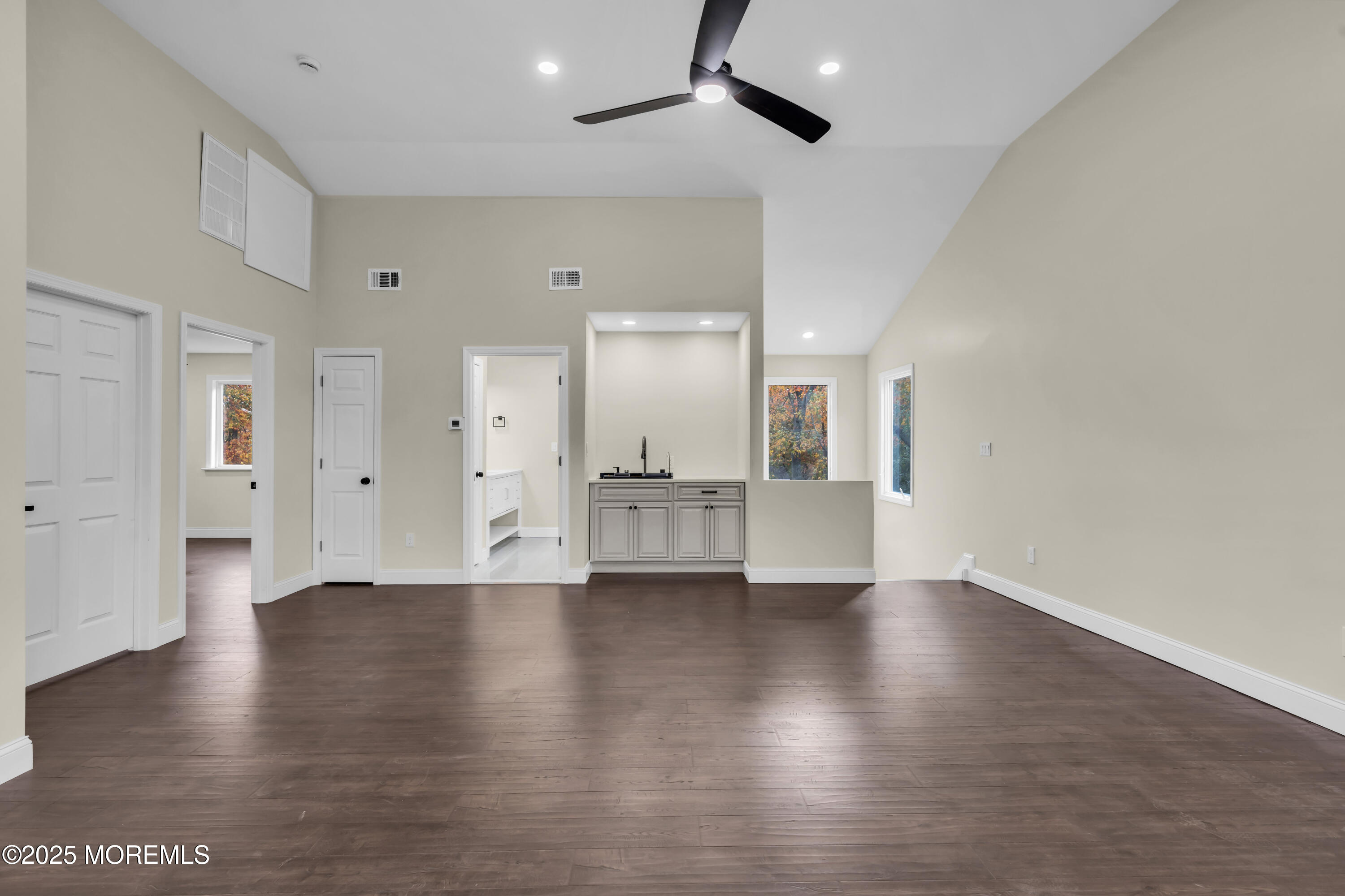 537 S Atlantic Avenue