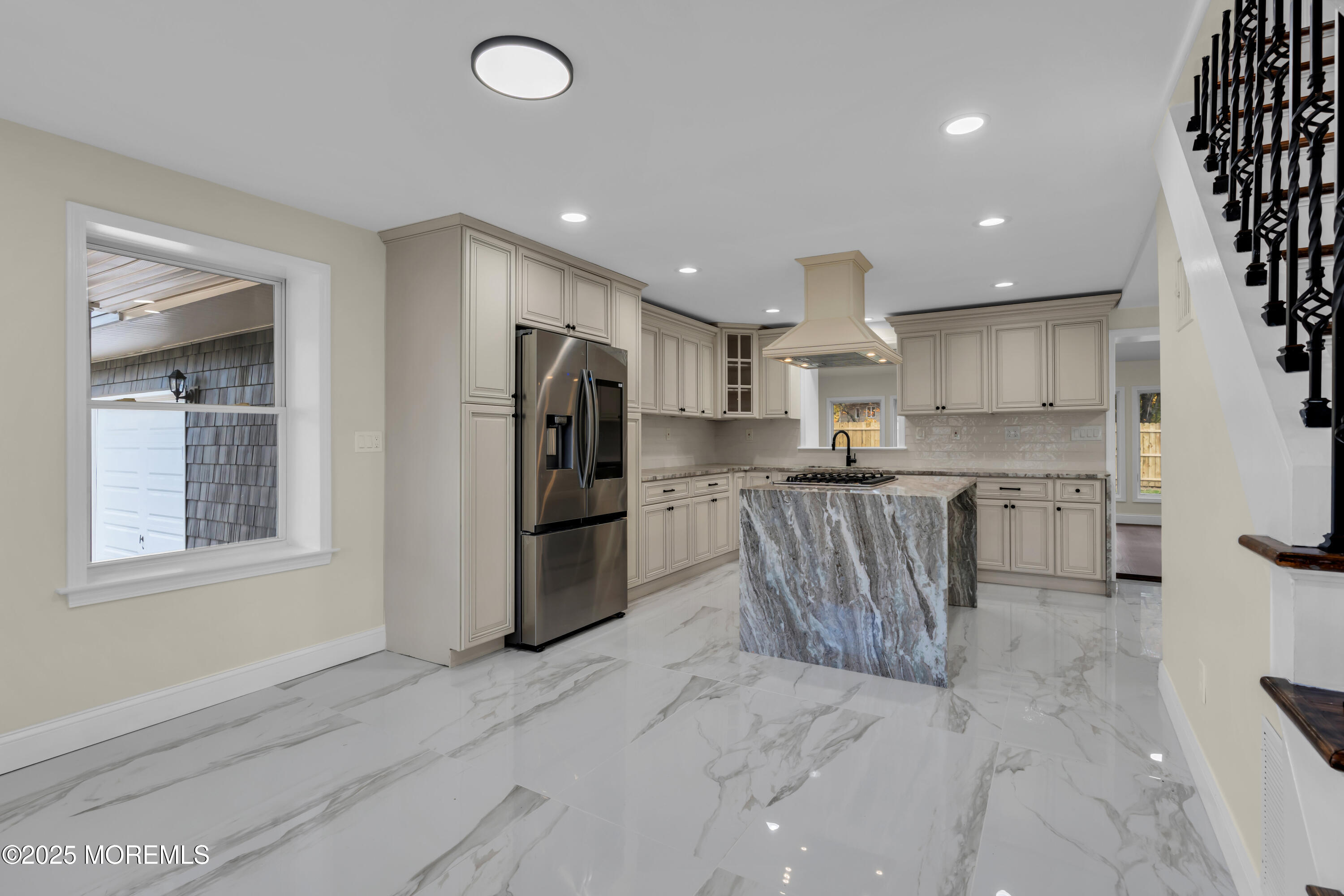 537 S Atlantic Avenue