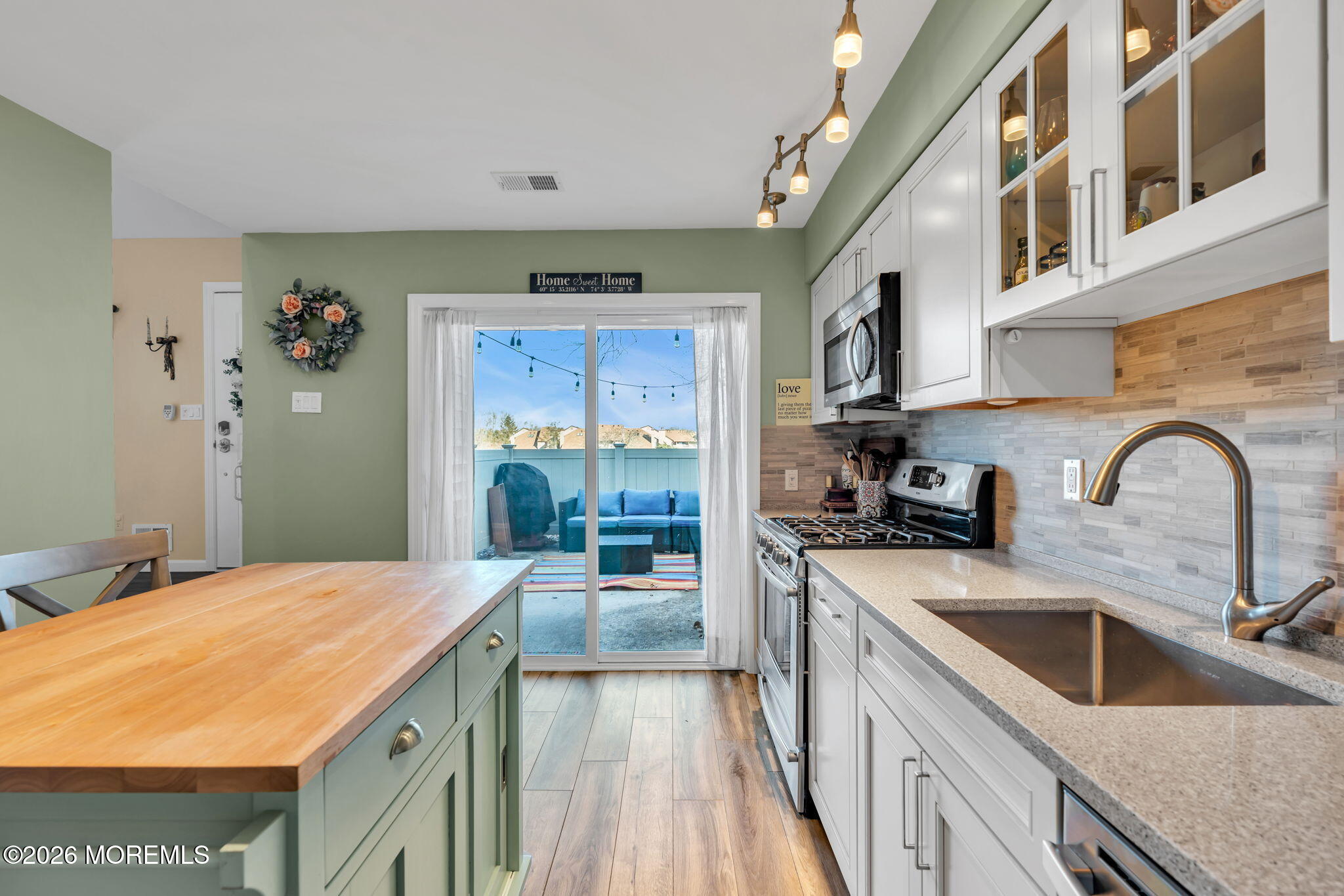 14 Cotswold Circle 8