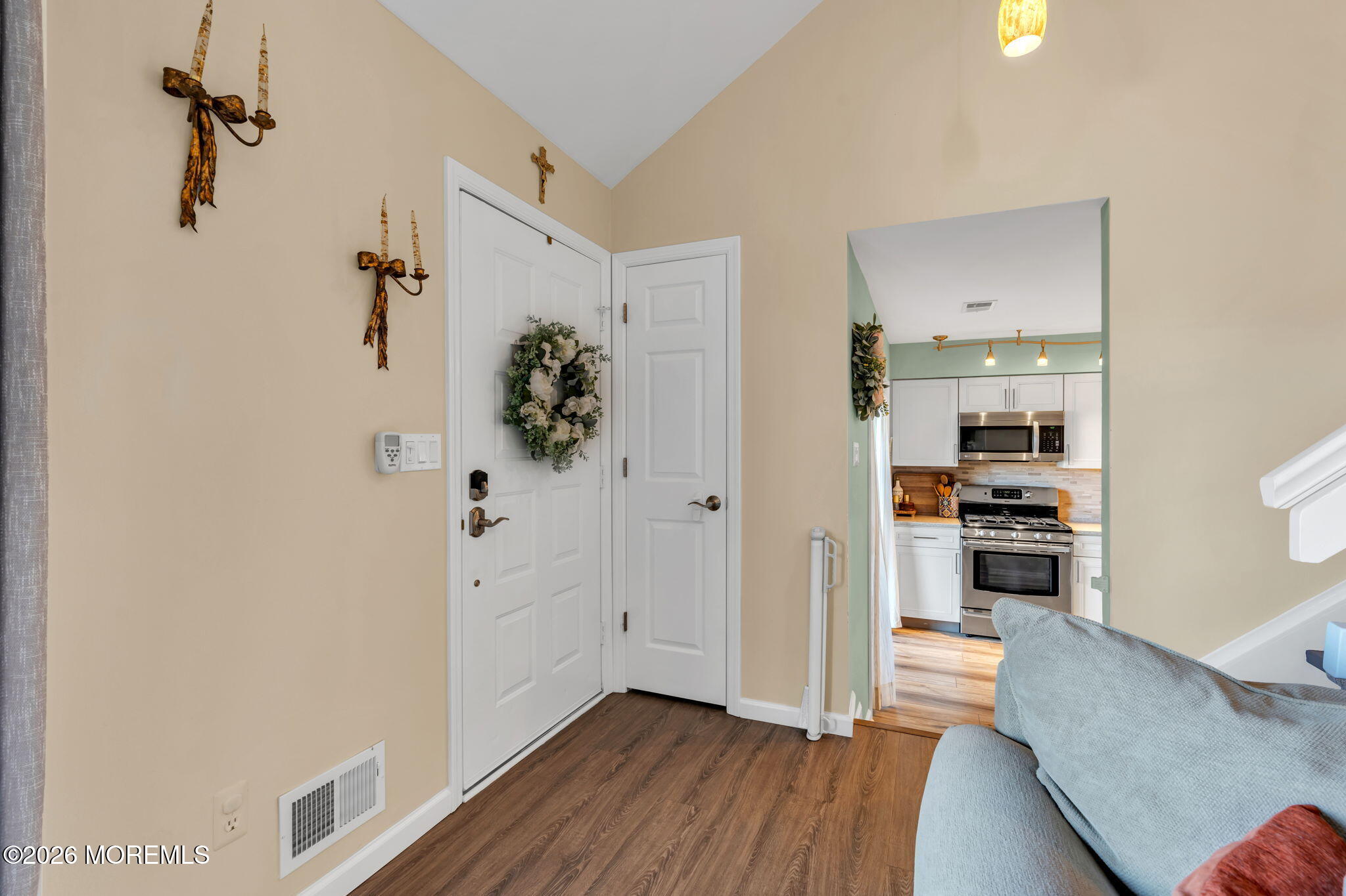 14 Cotswold Circle 8