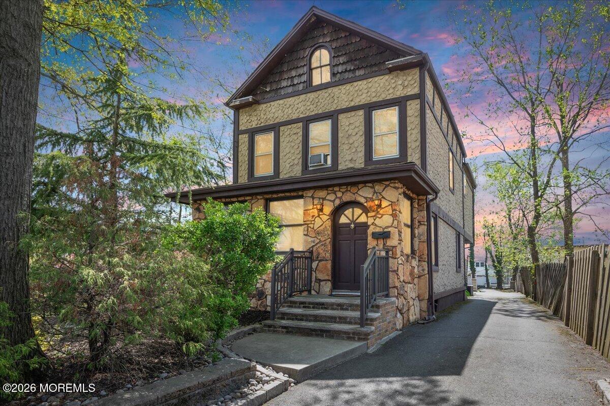 225 Freeman Street