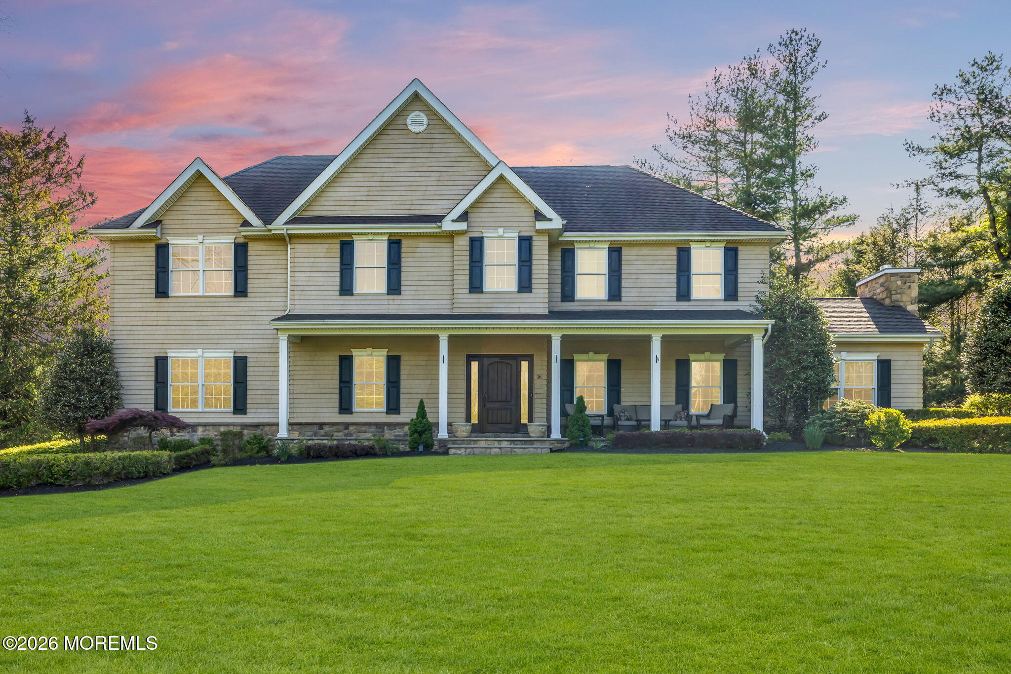 16 Woodhollow Road