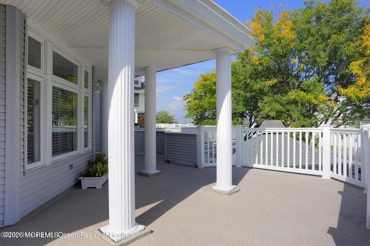 100 1st Street 11