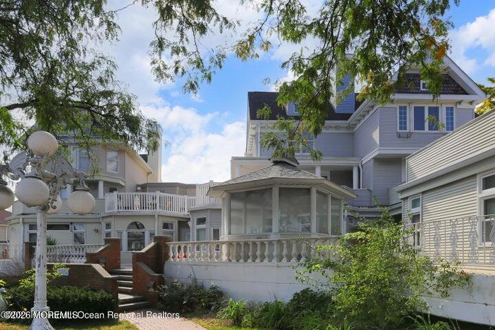 100 1st Street 11