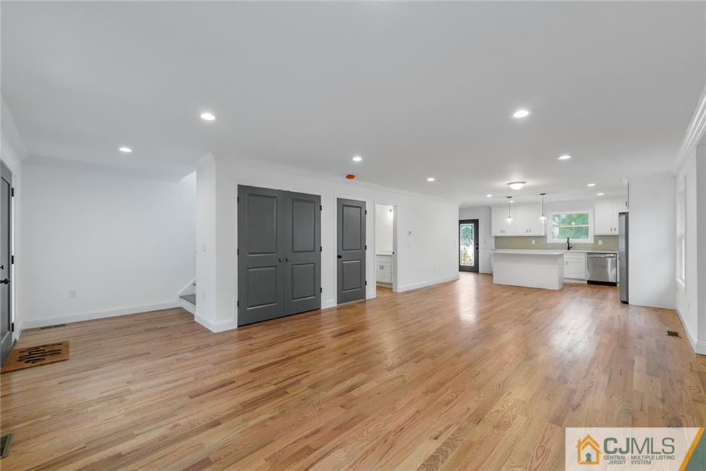 1887 W 5th Street