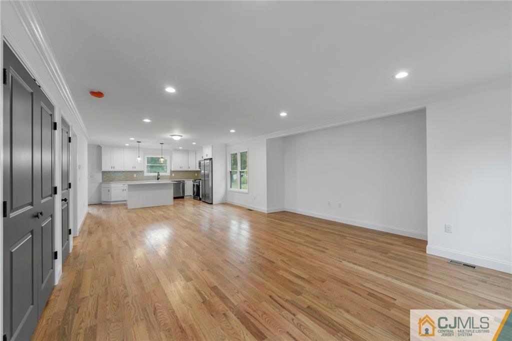 1887 W 5th Street