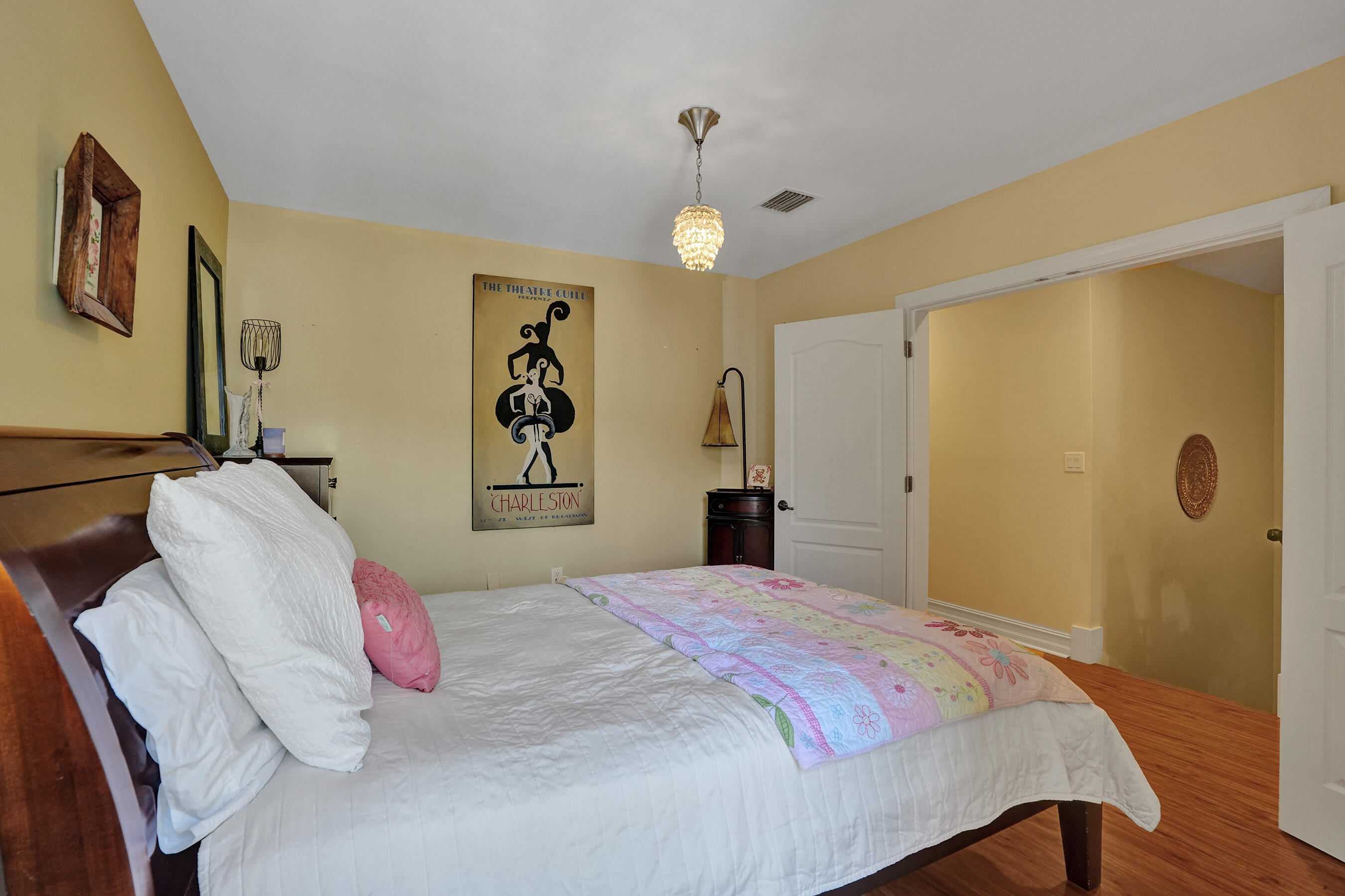 1127 N Victoria Park Road