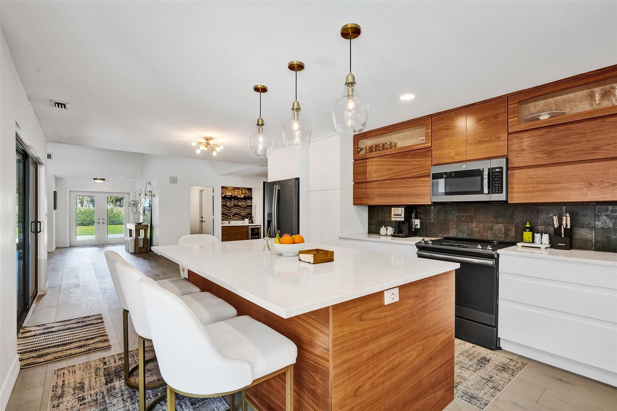 614 W LAKEWOODE Circle W